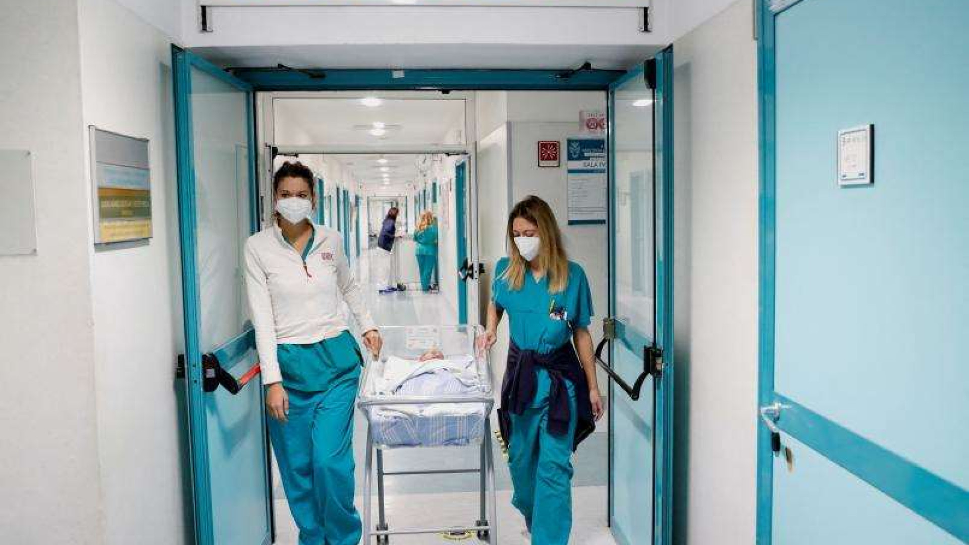 Immagine di I medici: noi, 100mila in meno nel 2027. Il governo: «Situazione drammatica»