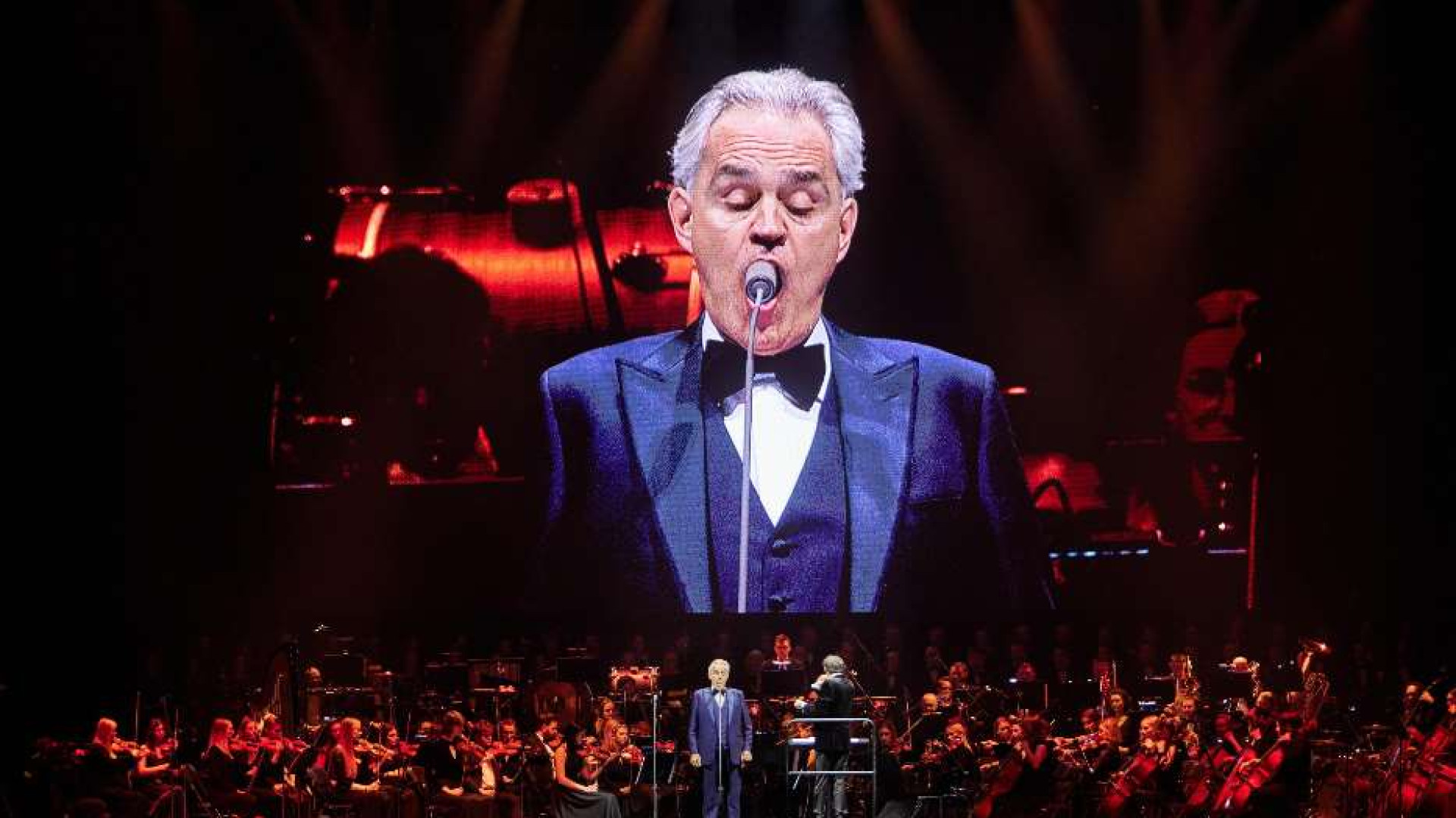 Immagine di Le campane di Lajatico non suonano più, Andrea Bocelli paga il restauro