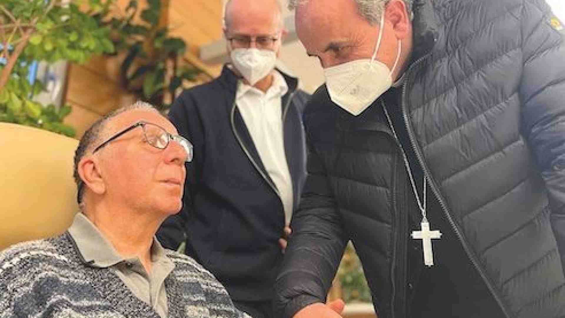 Immagine di Anziani da curare anziani da accudire