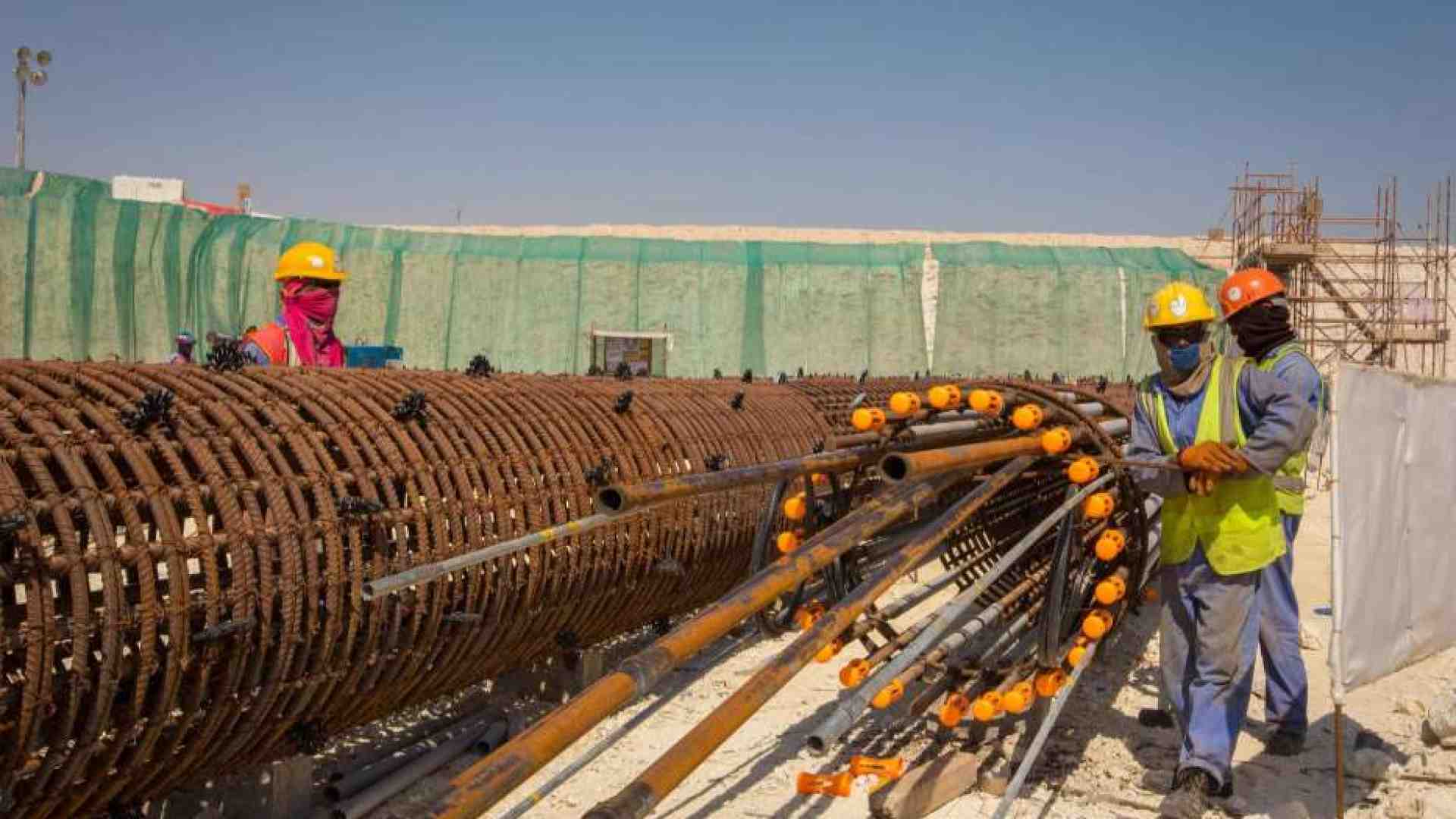 Immagine di Mondiali in Qatar, niente fondo per gli operai morti