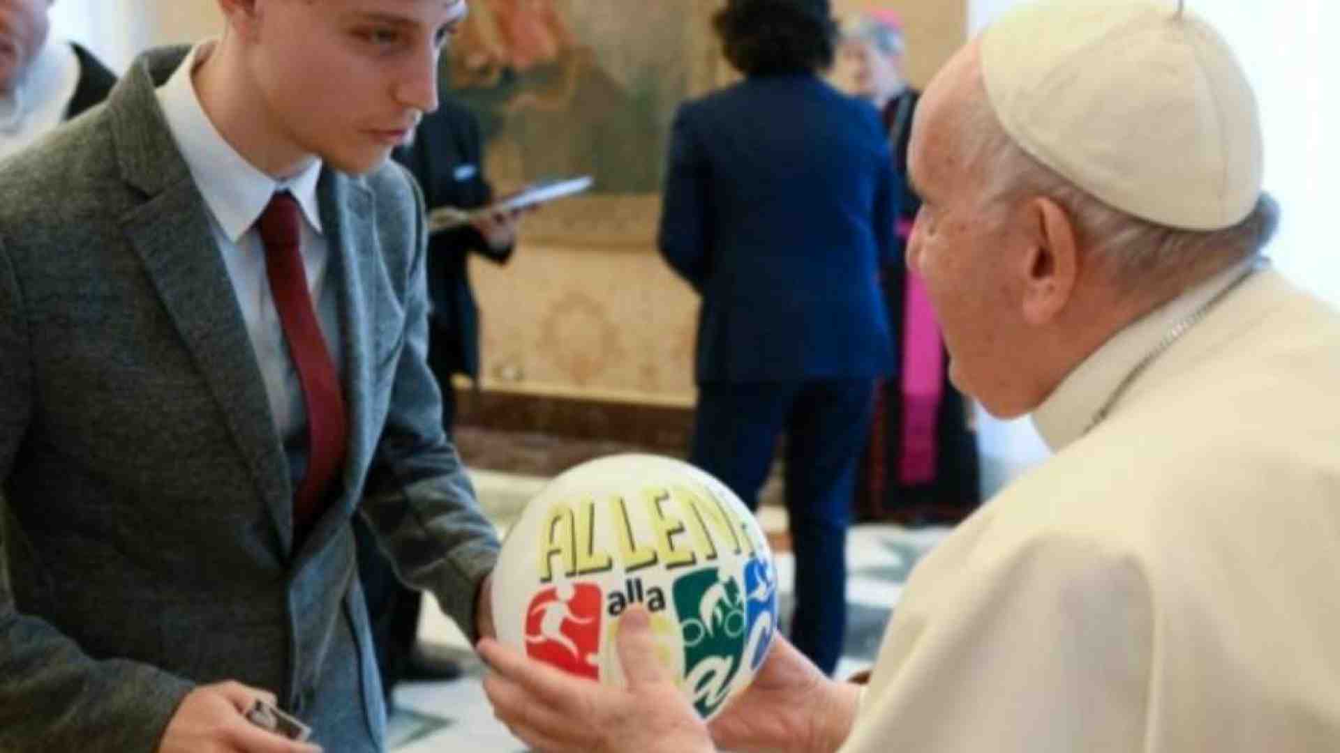 Immagine di Il Papa all'Acr: guardiamo gli altri, non lo schermo del telefonino