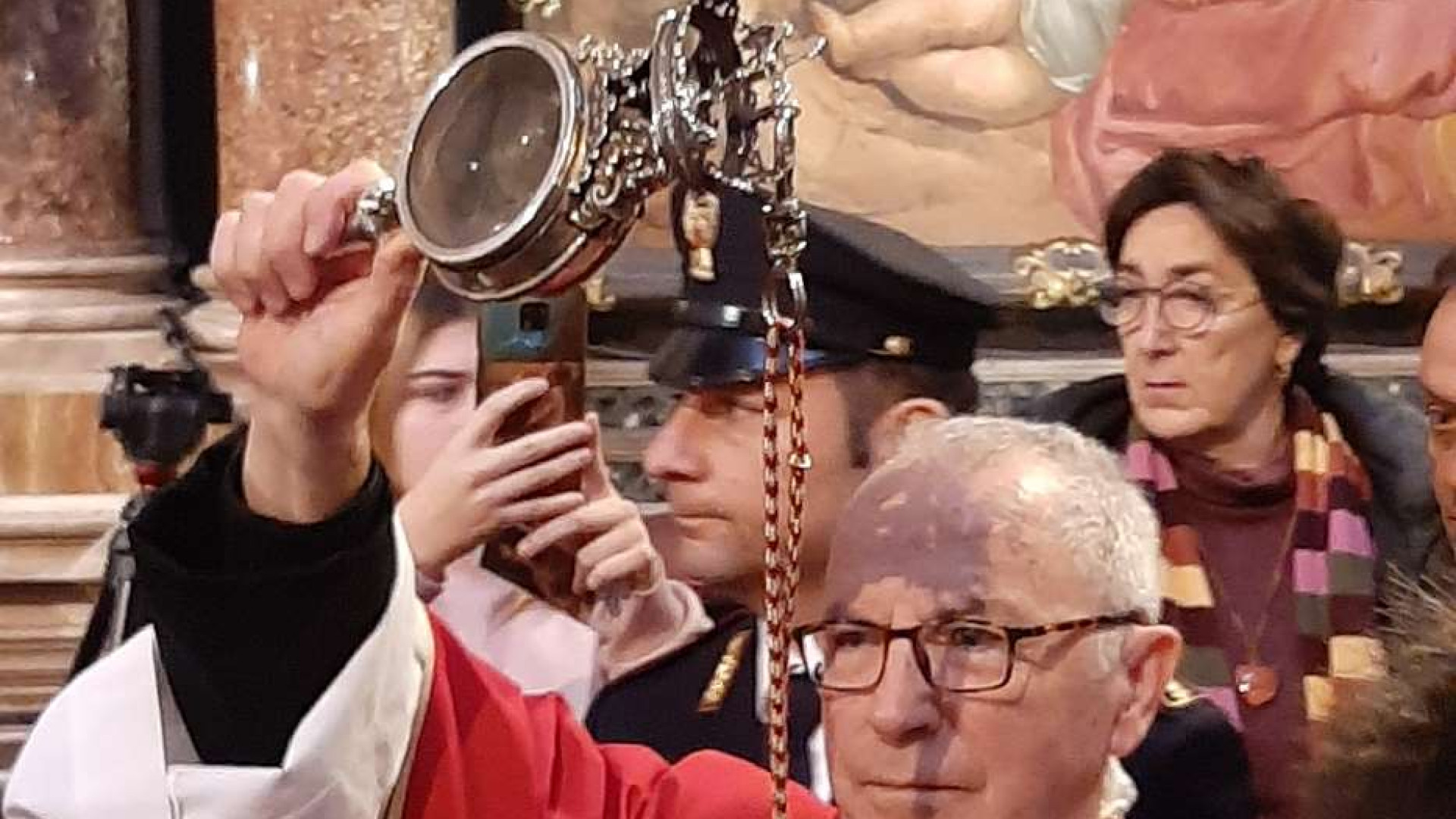 Immagine di A Napoli San Gennaro, avvenuta anche la terza liquefazione