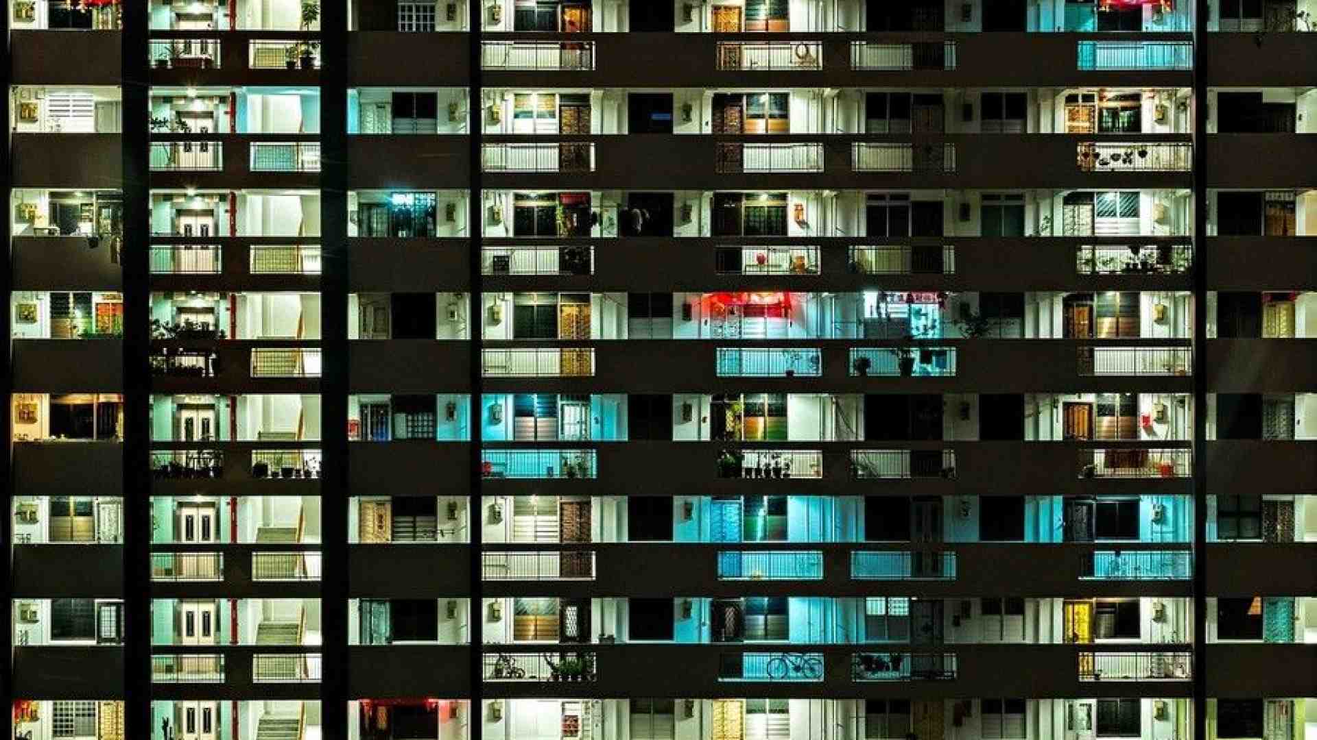 Immagine di La fatica dello stare insieme che conduce  silenziosamente allo scontro e alla follia