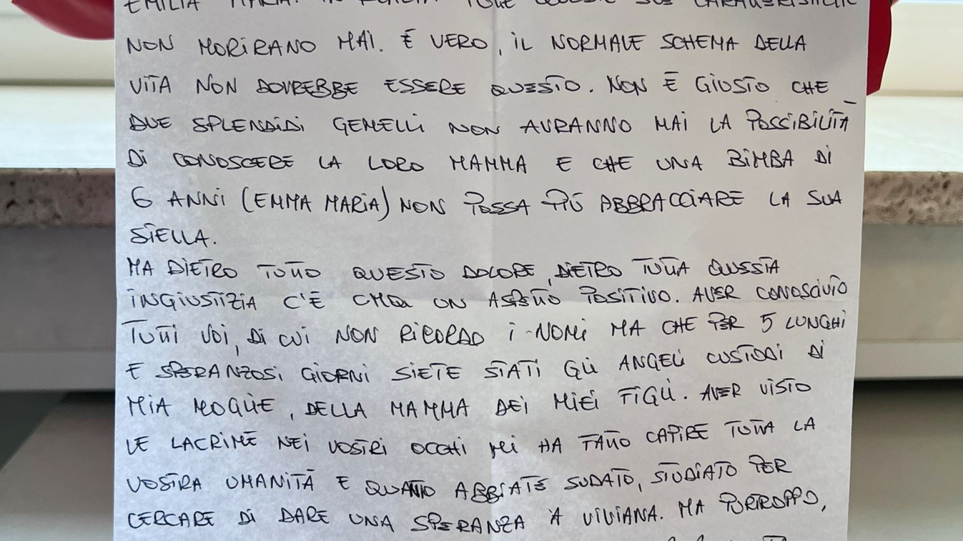 Immagine di Donna morta dopo il parto di due gemelli. Il Papa telefona al marito