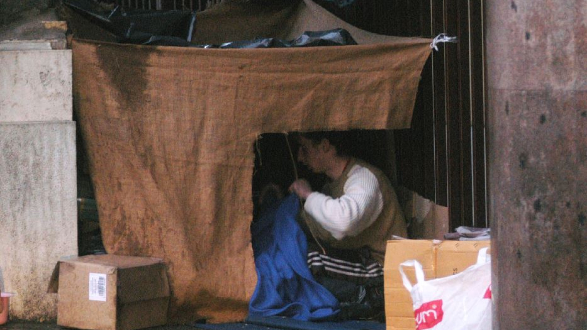 Immagine di Sabrina: «Vivo in strada, ecco perché rinuncio a mio figlio»