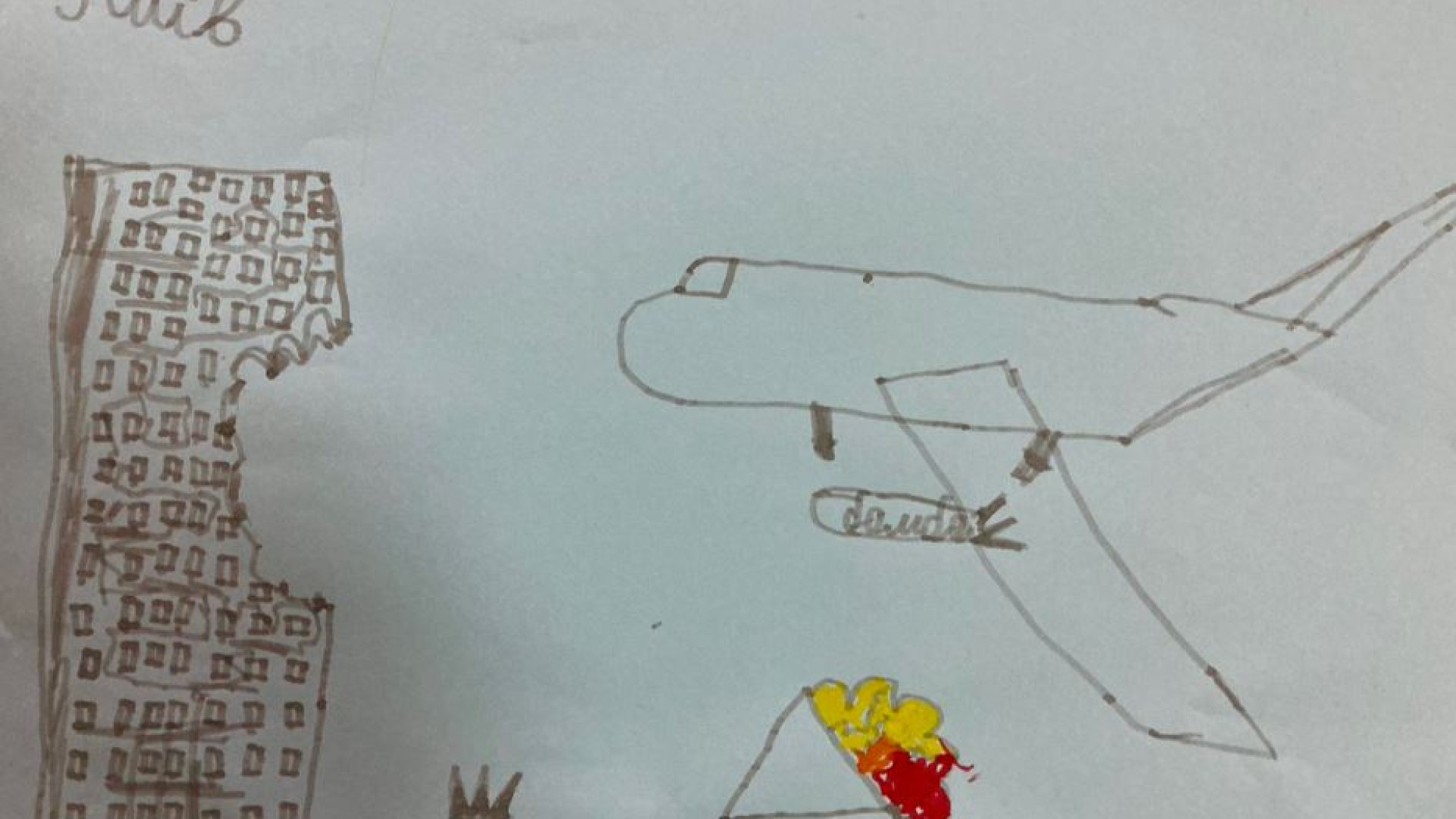 Immagine di Missili, carri armati e palazzi in fiamme: la guerra nei disegni dei bambini