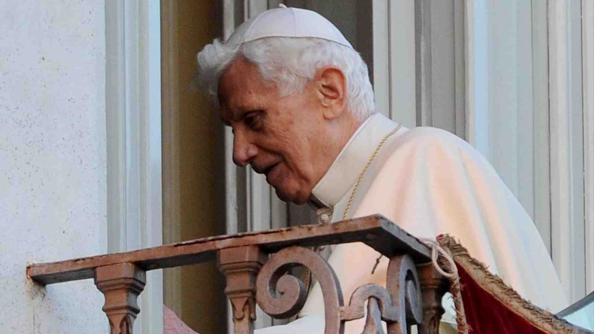 Immagine di La Cei: cordoglio per la scomparsa di Benedetto, riconoscenti per la sua vita