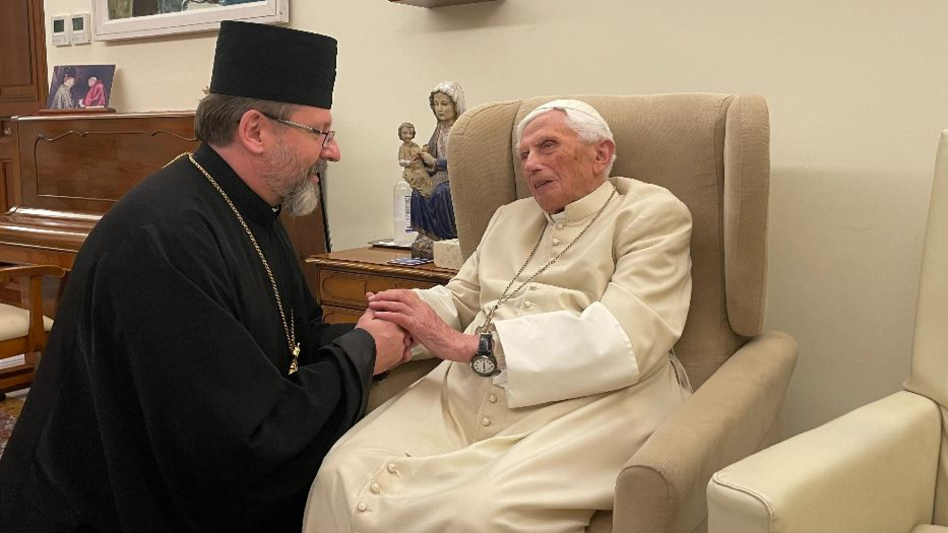 Immagine di L'Ucraina piange Benedetto XVI: vicino con la preghiera al popolo martoriato