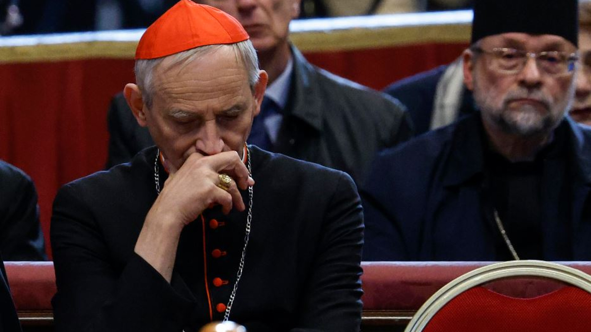 Immagine di Il cardinale Zuppi e la Cei rendono omaggio al papa emerito Benedetto XVI