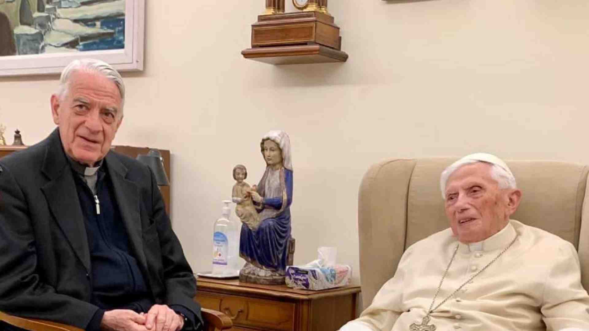 Immagine di Lombardi: gli anni da emerito ci hanno fatto conoscere meglio Benedetto XVI