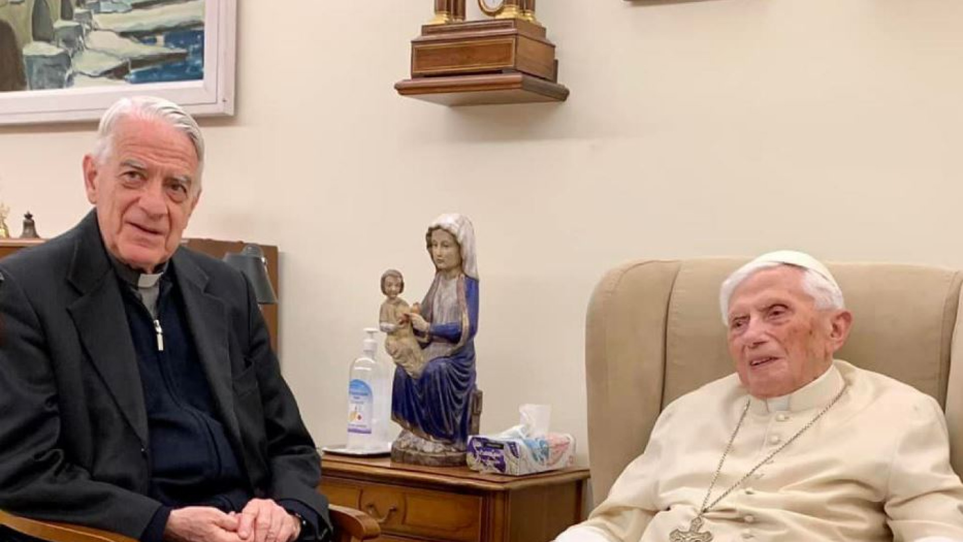 Immagine di Lombardi: gli anni da emerito ci hanno fatto conoscere meglio Benedetto XVI