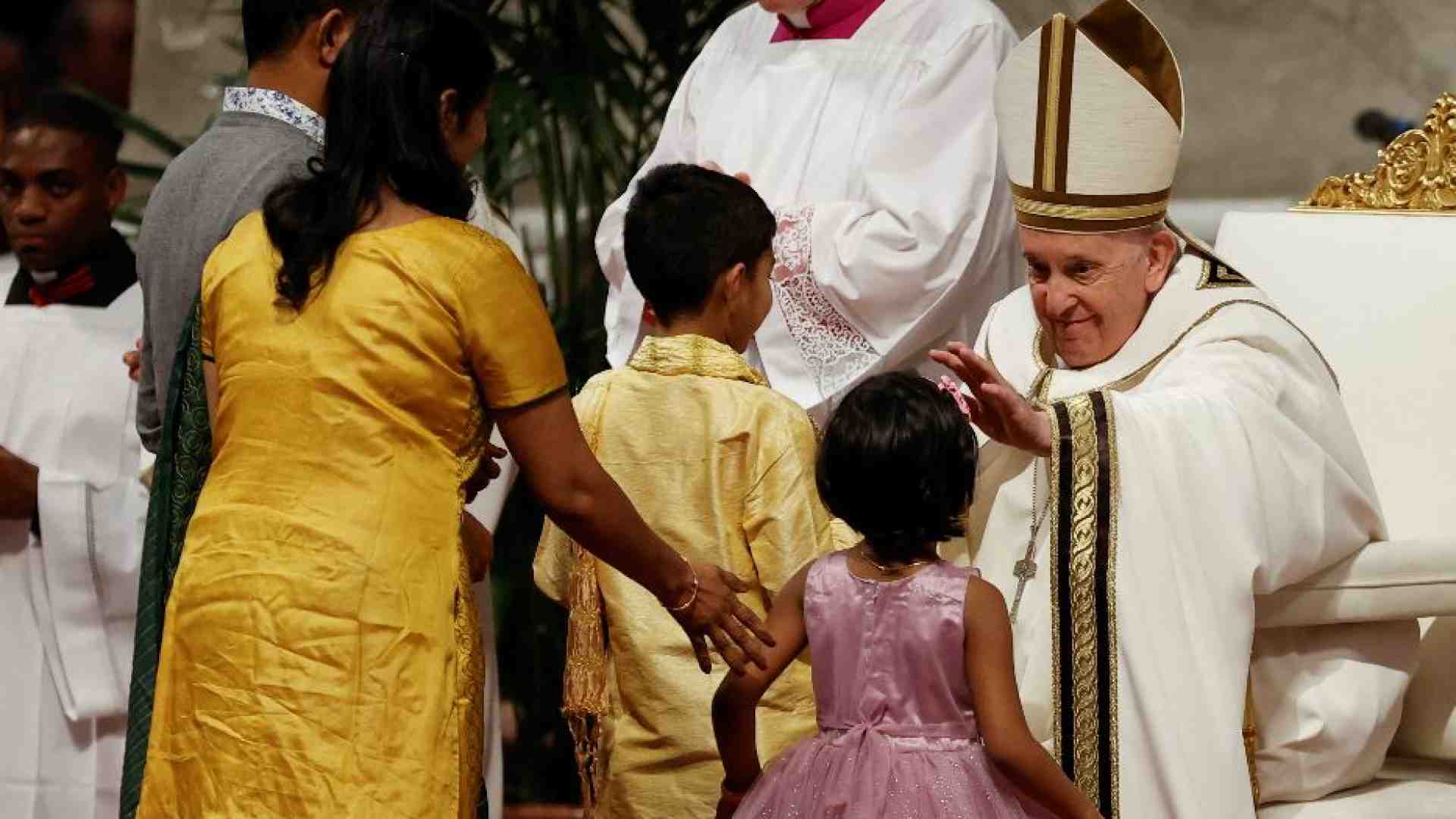 Immagine di Il Papa: "Adoriamo Dio e non le logiche seducenti ma vuote del male"