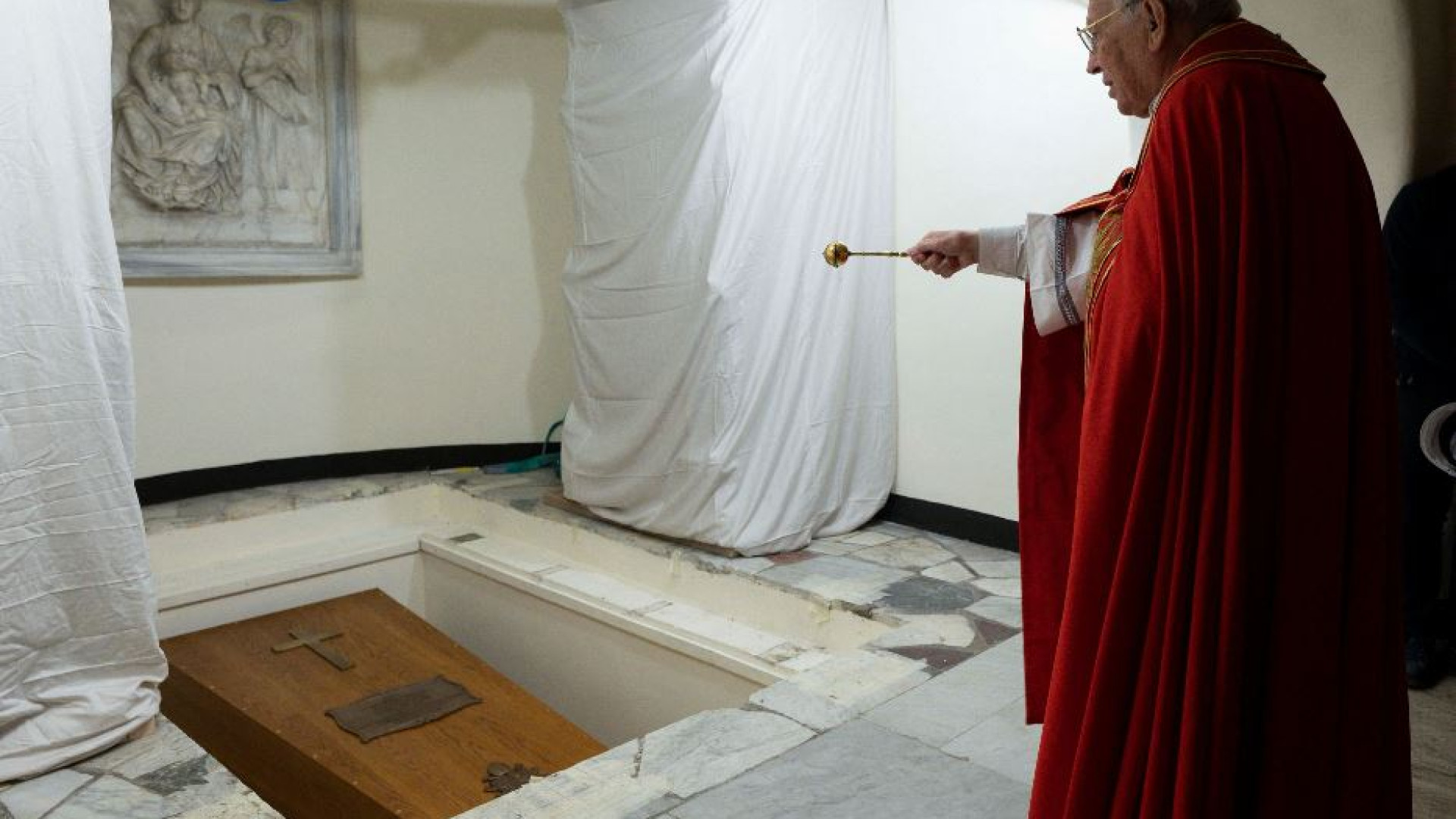 Immagine di Tumulato nella tomba che ha «ospitato» Giovanni Paolo II