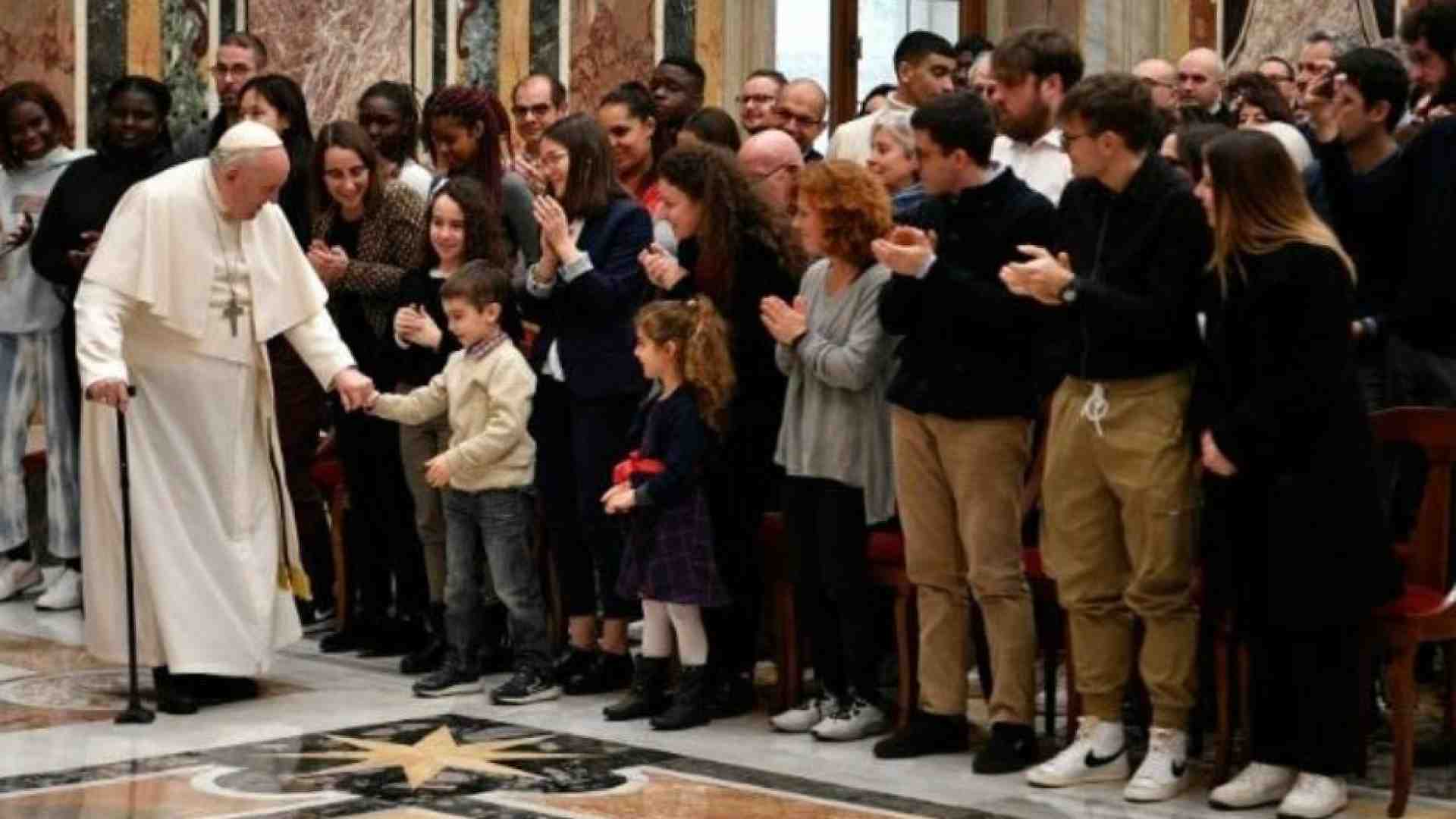 Immagine di Il Papa al Sermig: «Dialogo, incontro, accoglienza le armi della pace»