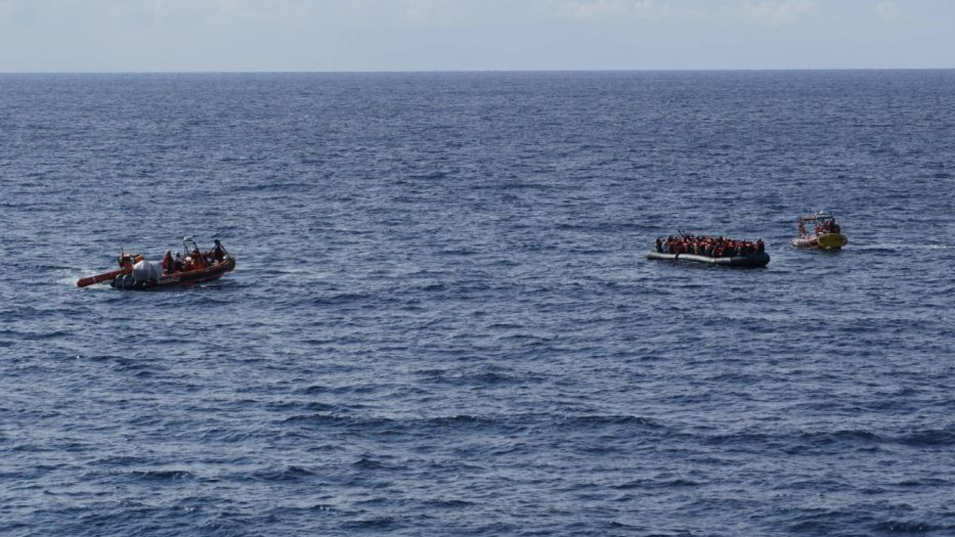 Immagine di Libia-Italia, incontri pericolosi mentre i disperati arrivano sui barchini