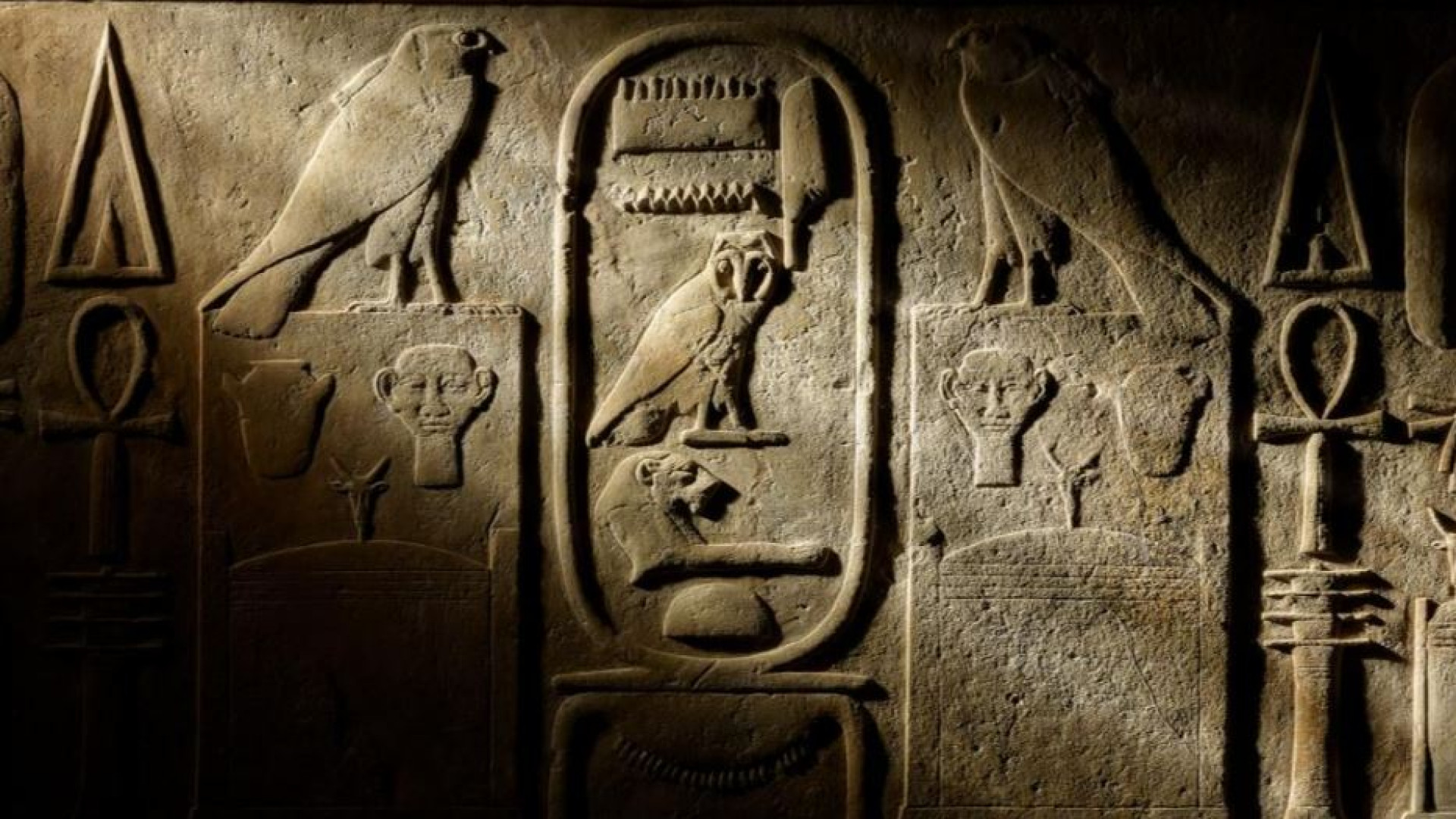 Immagine di La stele di Rosetta e i segreti della scrittura