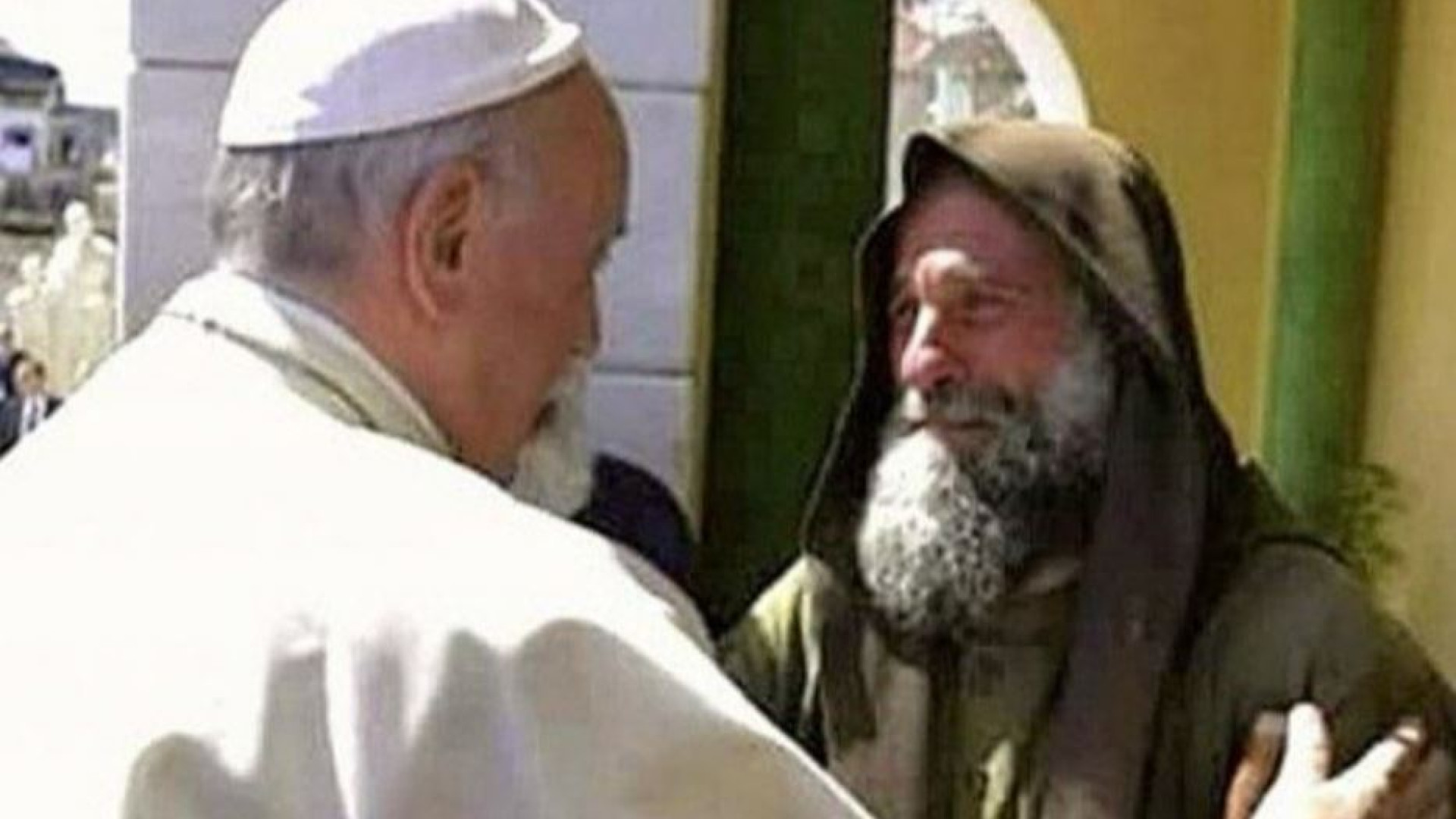 Immagine di Il Papa: ha consolato i poveri nei quali vedeva il volto di Gesù