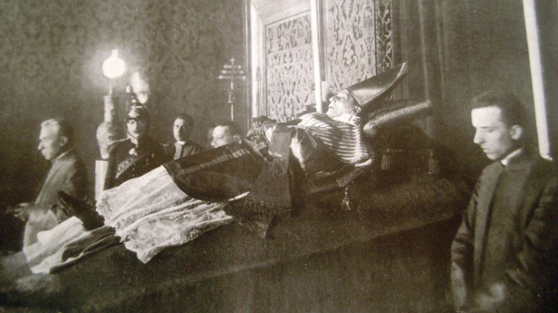 Immagine di Il nome Benedetto fu scelto da Giacomo Della Chiesa e Joseph Ratzinger
