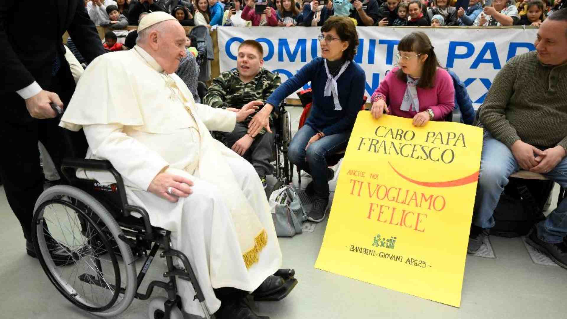 Immagine di Il Papa: la famiglia è il luogo dove curare tutti
