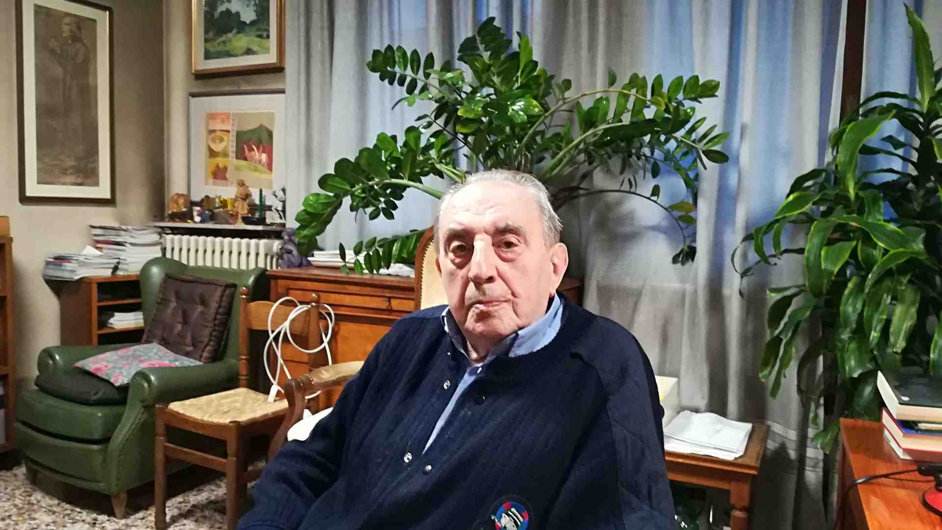 Immagine di Compie 100 il decano del clero veronese