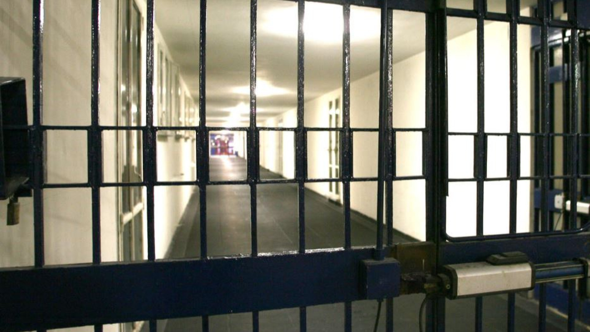 Immagine di La vita dei boss al 41bis: ordini e legali conniventi