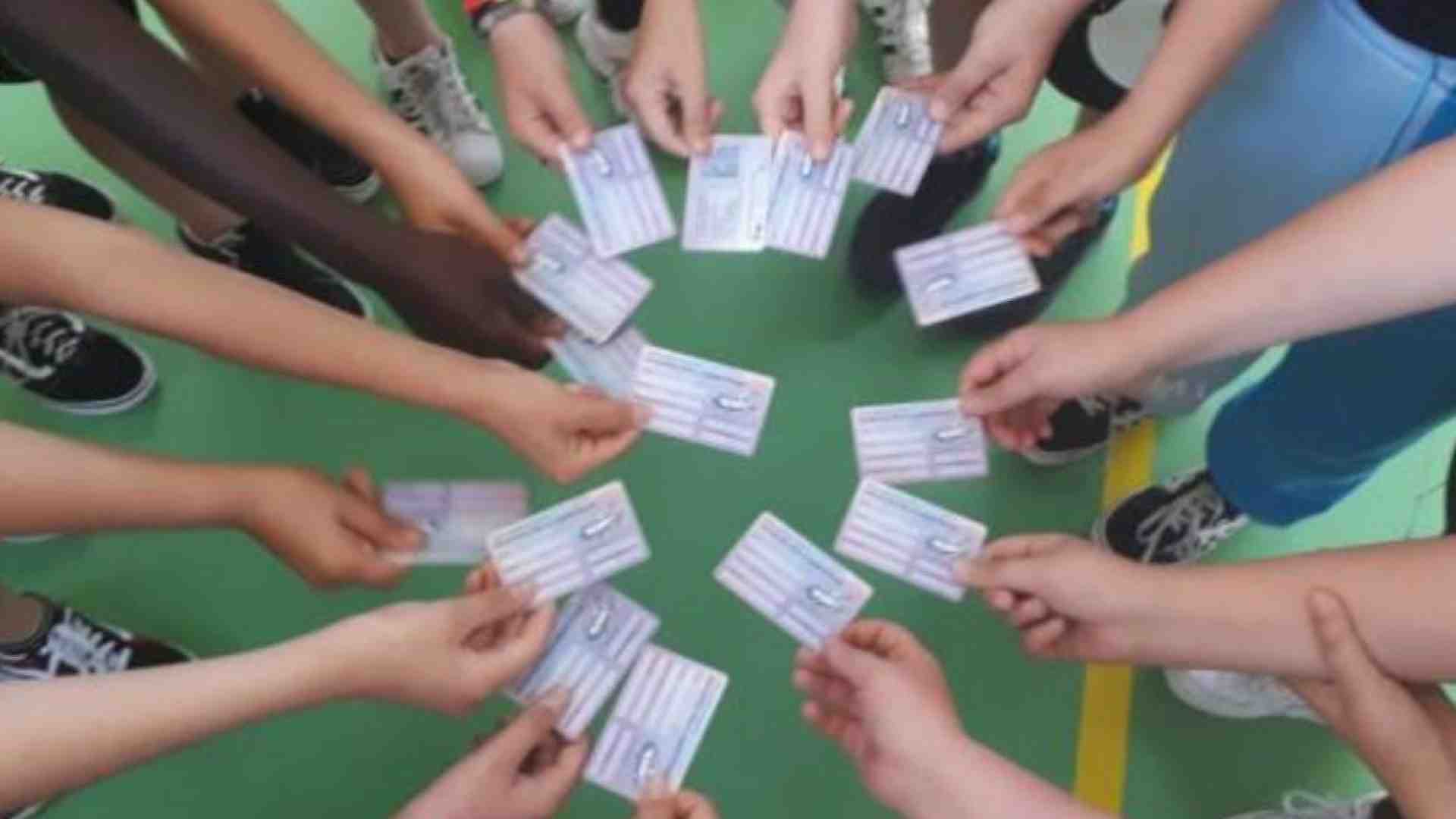 Immagine di Smartphone, i ragazzi con il “patentino” (e perché servirebbe a tutti)