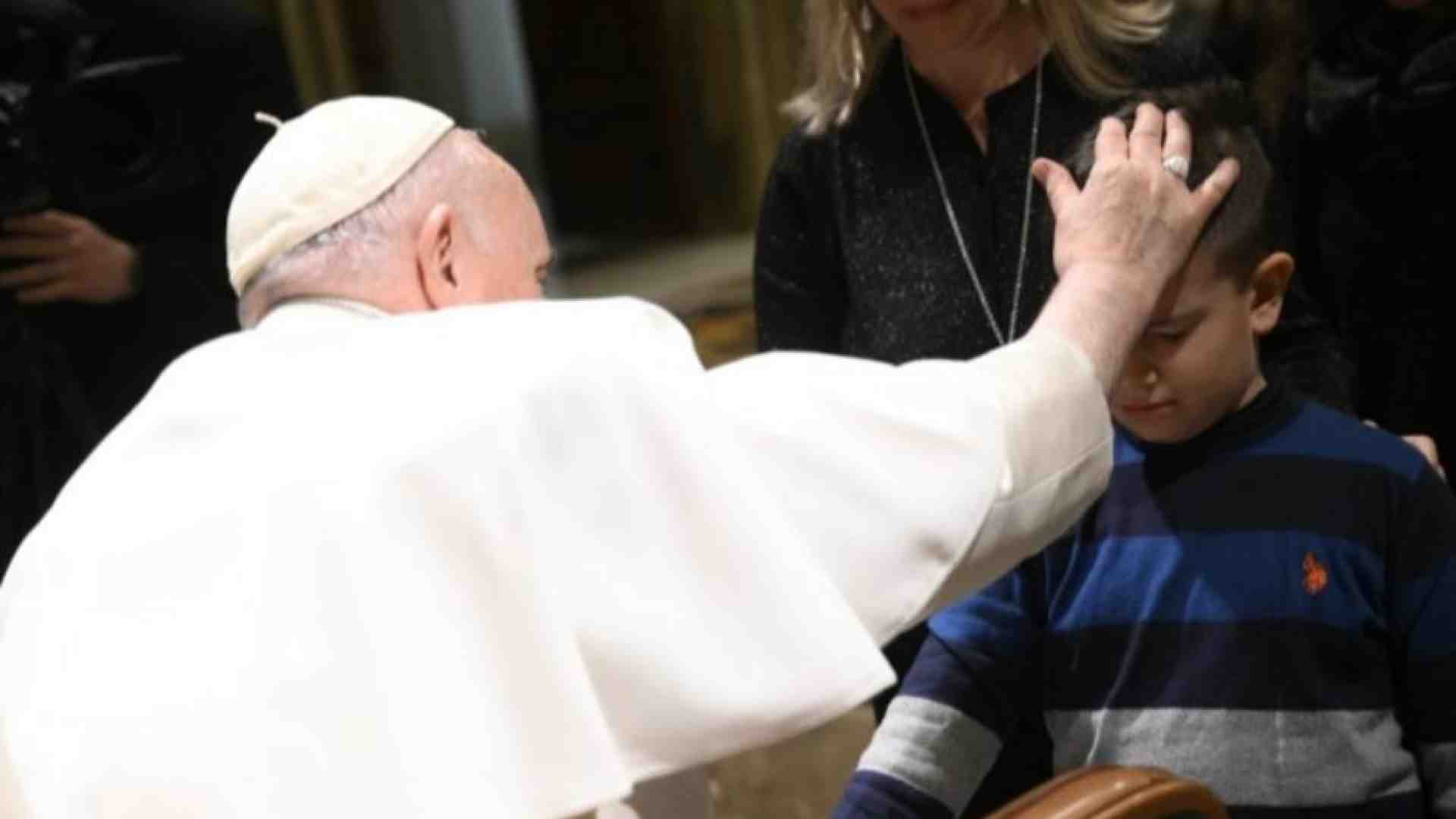 Immagine di Il Papa: l'analfabetismo è ancora tra le cause del sottosviluppo