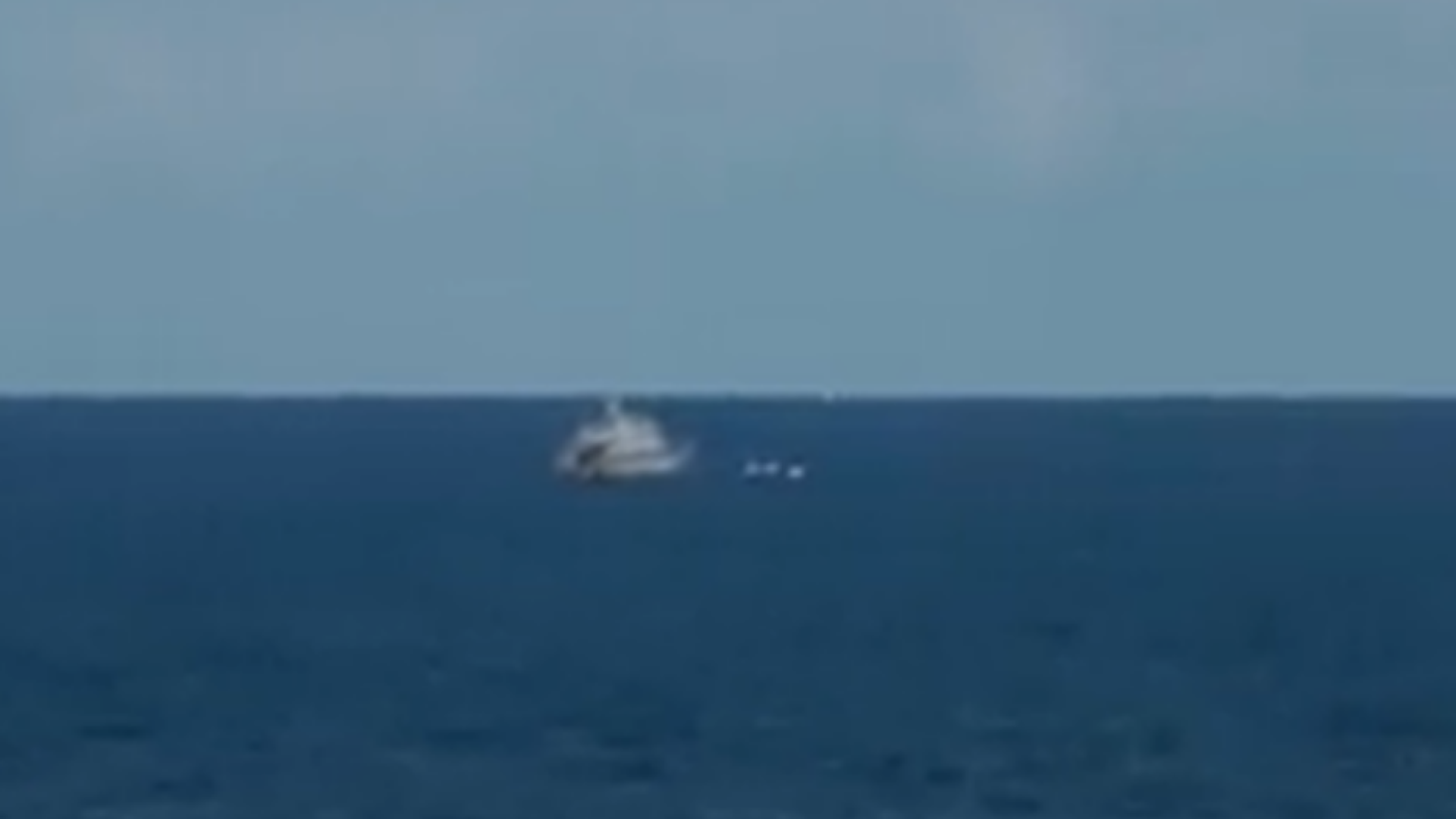 Immagine di La Geo Barents soccorre i migranti, la guardia costiera libica minaccia