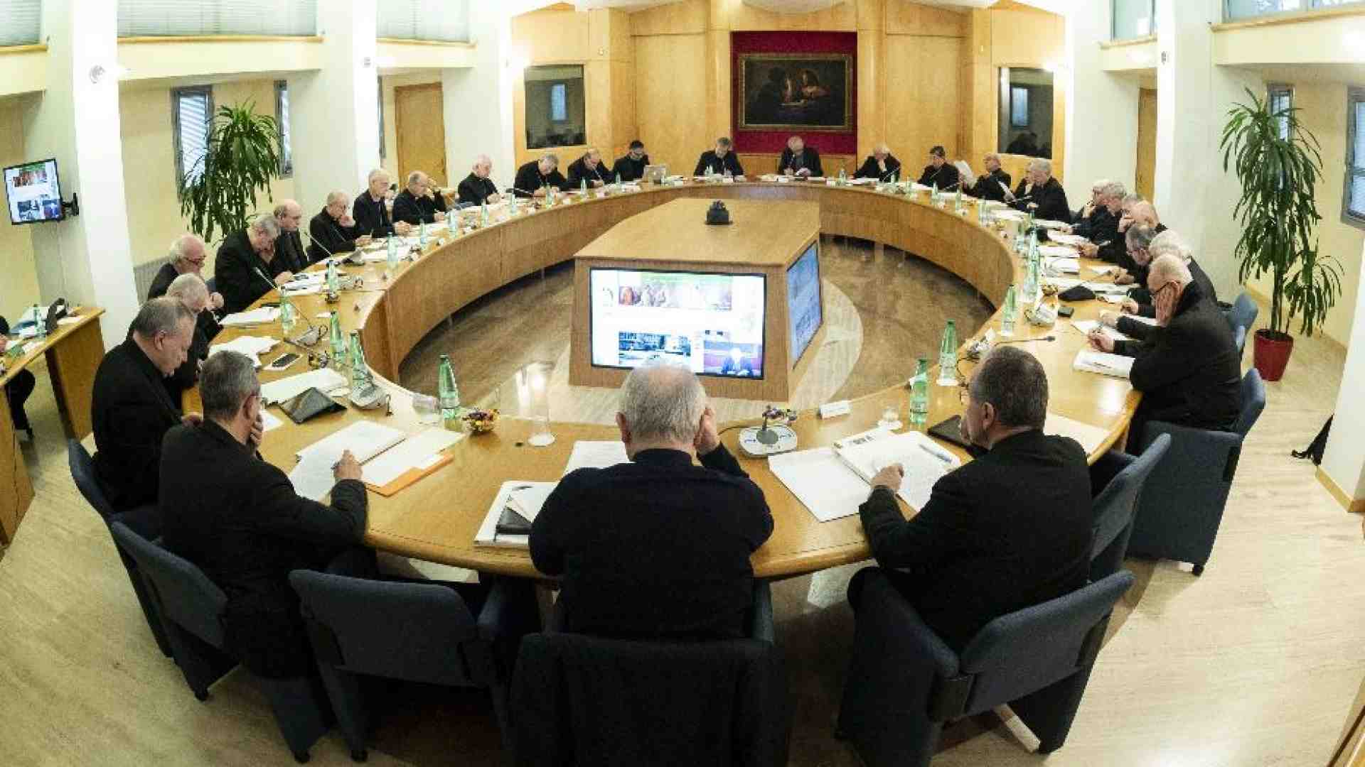Immagine di La Cei: povertà, scuola, sanità, migrazioni, ecco le sfide per l'Italia