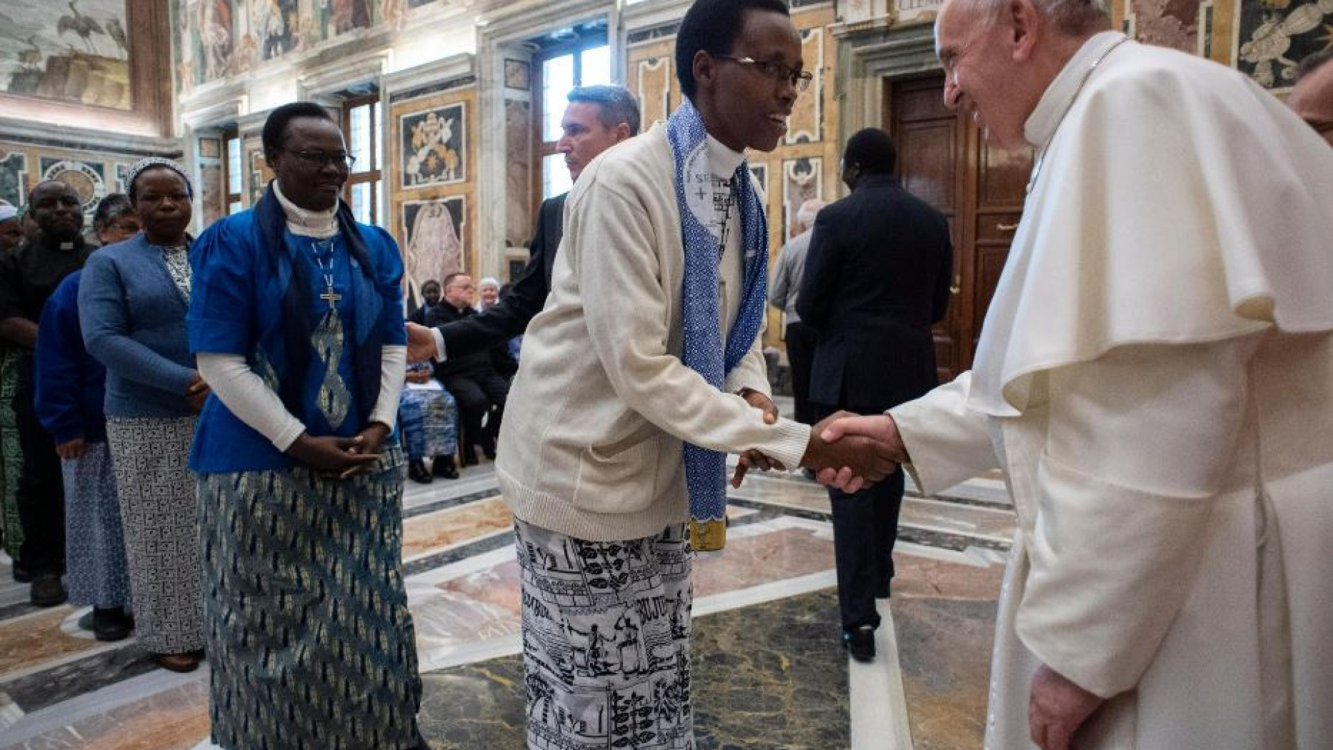 Immagine di Il Papa: «L'umanità ferita dalle guerre ha bisogno della Buona Notizia»