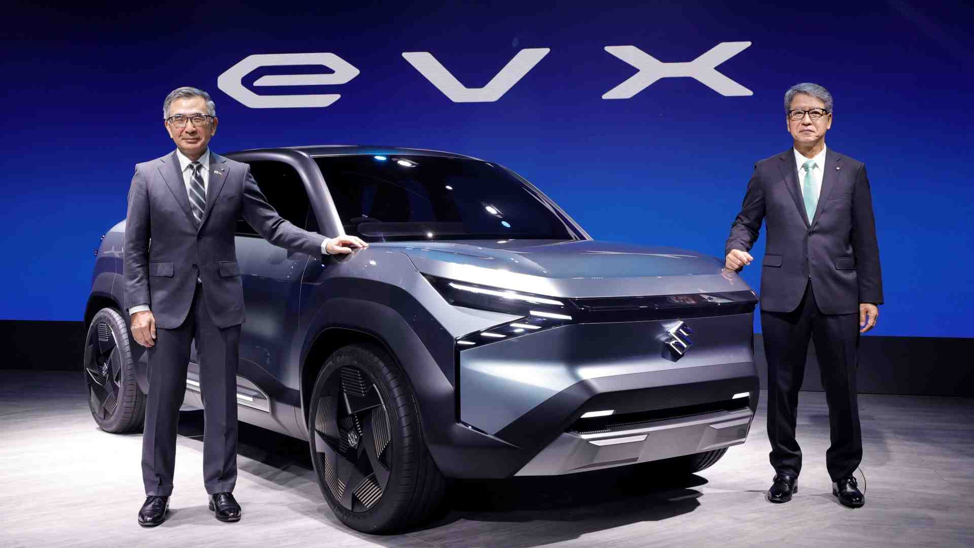 Immagine di Suzuki apre all'elettrico (ma non abbandona affatto il termico)