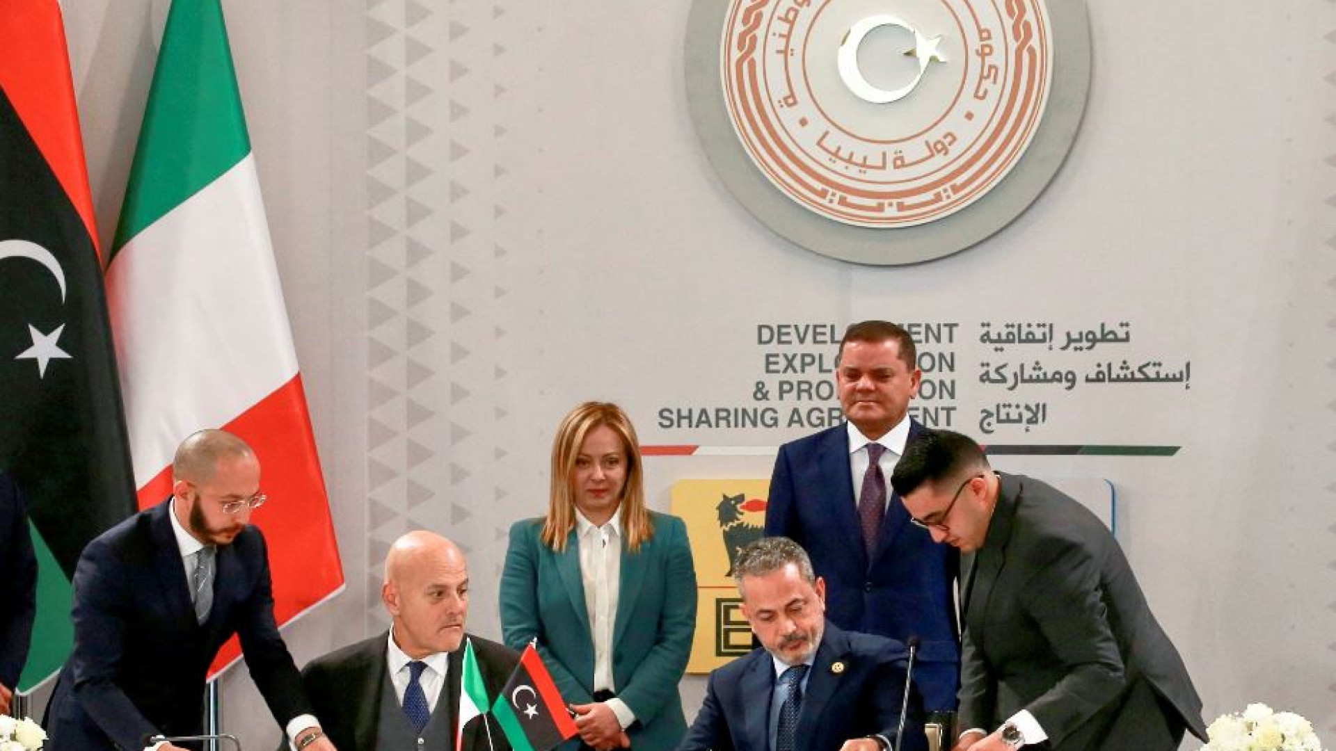 Immagine di Meloni a Tripoli: gas e navi «anti-migranti», lo scambio fra Italia e Libia