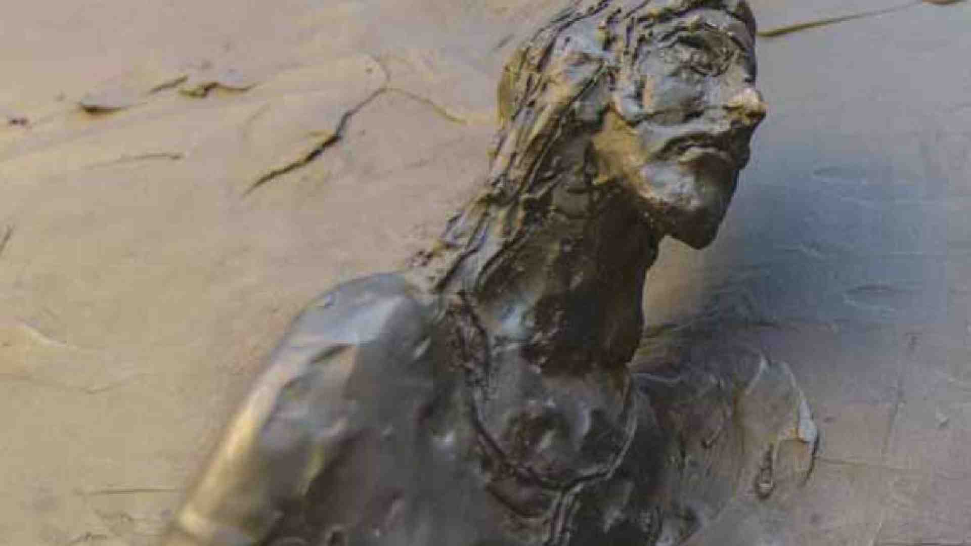 Immagine di La Biblia pauperum di Fioravanti nella porta del duomo di Cesena