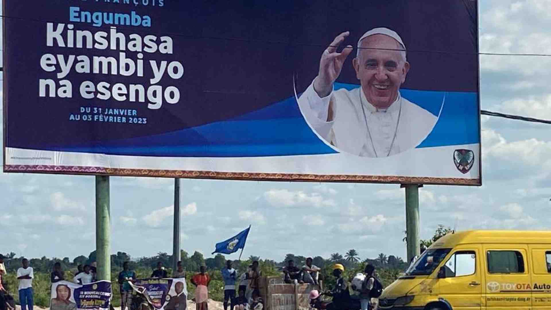Immagine di Il Papa è a Kinshasa, in volo una preghiera per i migranti