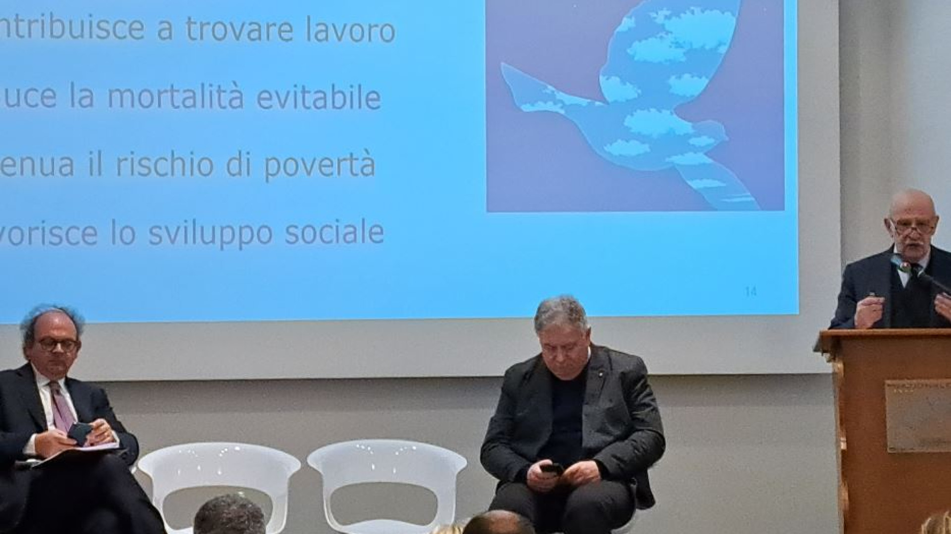 Immagine di Il non profit vale 84 miliardi di euro