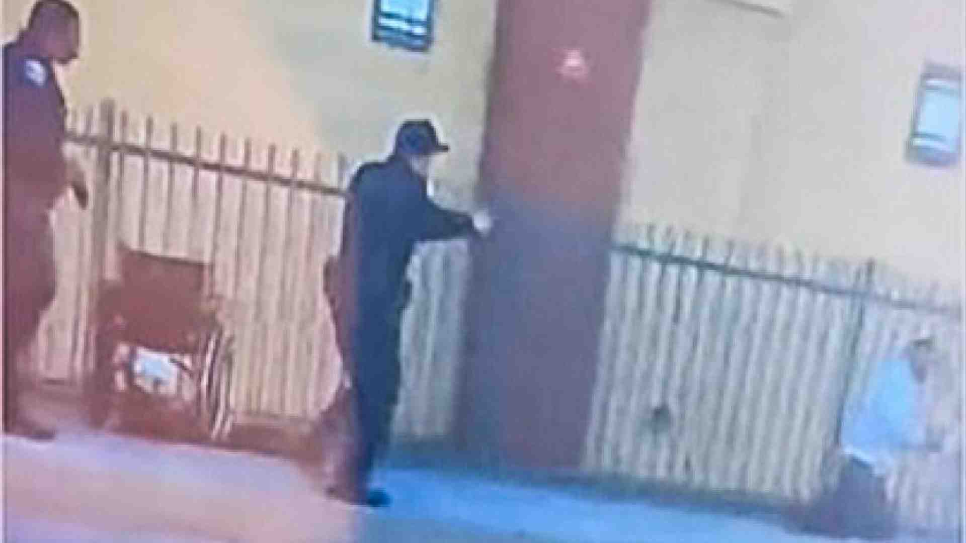 Immagine di La polizia spara e uccide un afroamericano disabile su sedia a rotelle