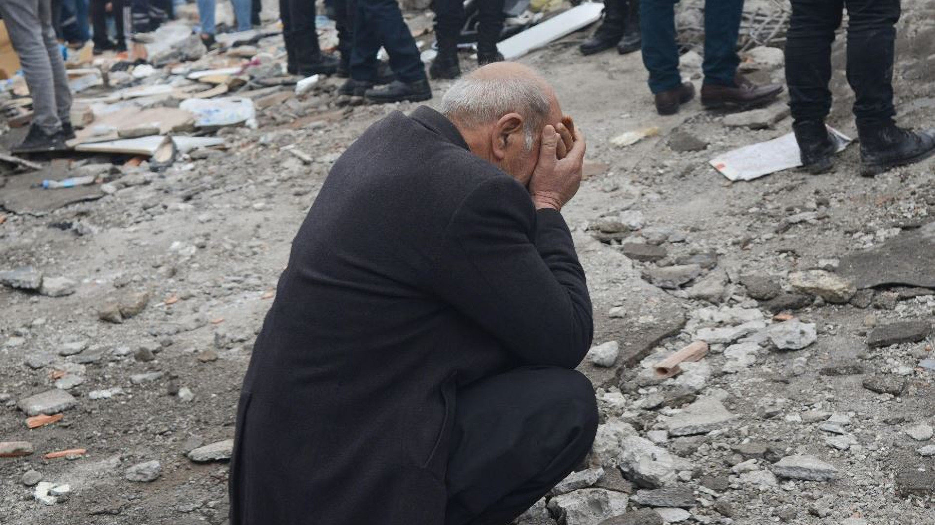 Immagine di Dalla Cei 500mila euro per i terremotati. Come donare con la Caritas