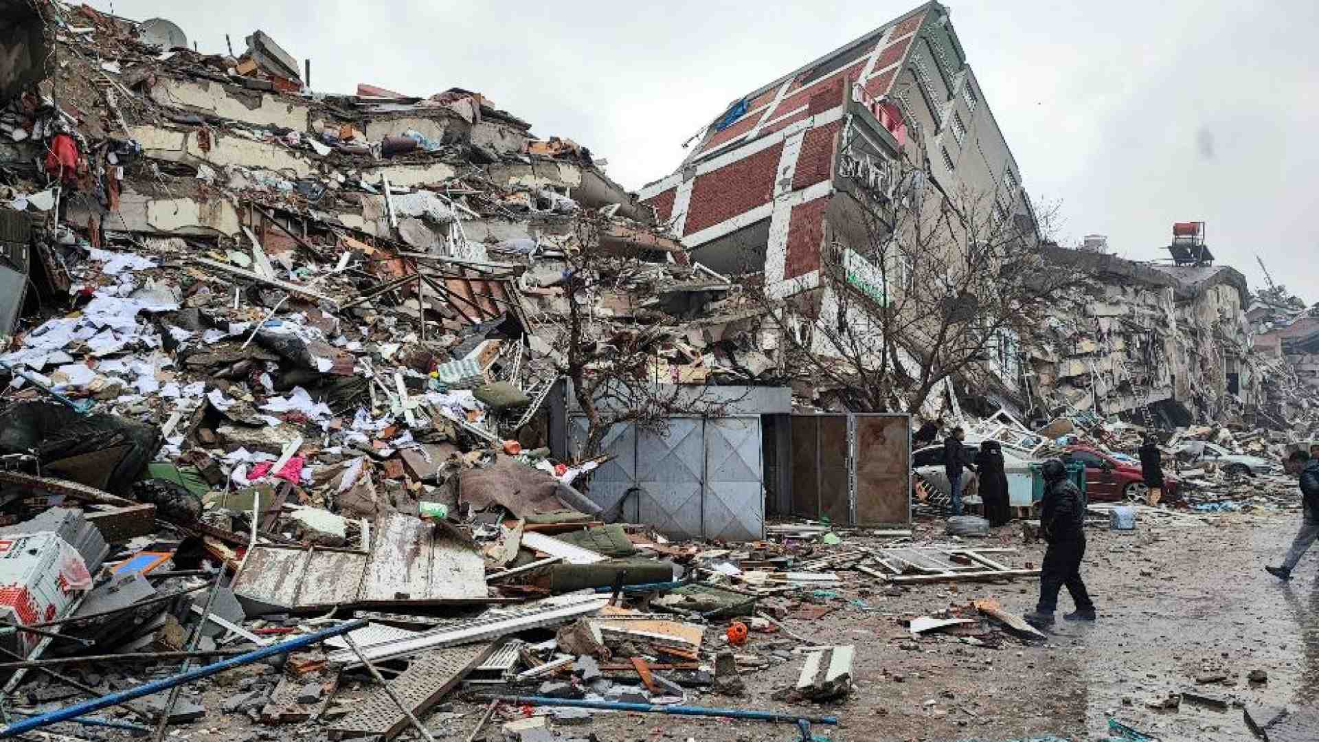 Immagine di Terremoto fra Turchia e Siria: oltre 3mila morti, migliaia di feriti