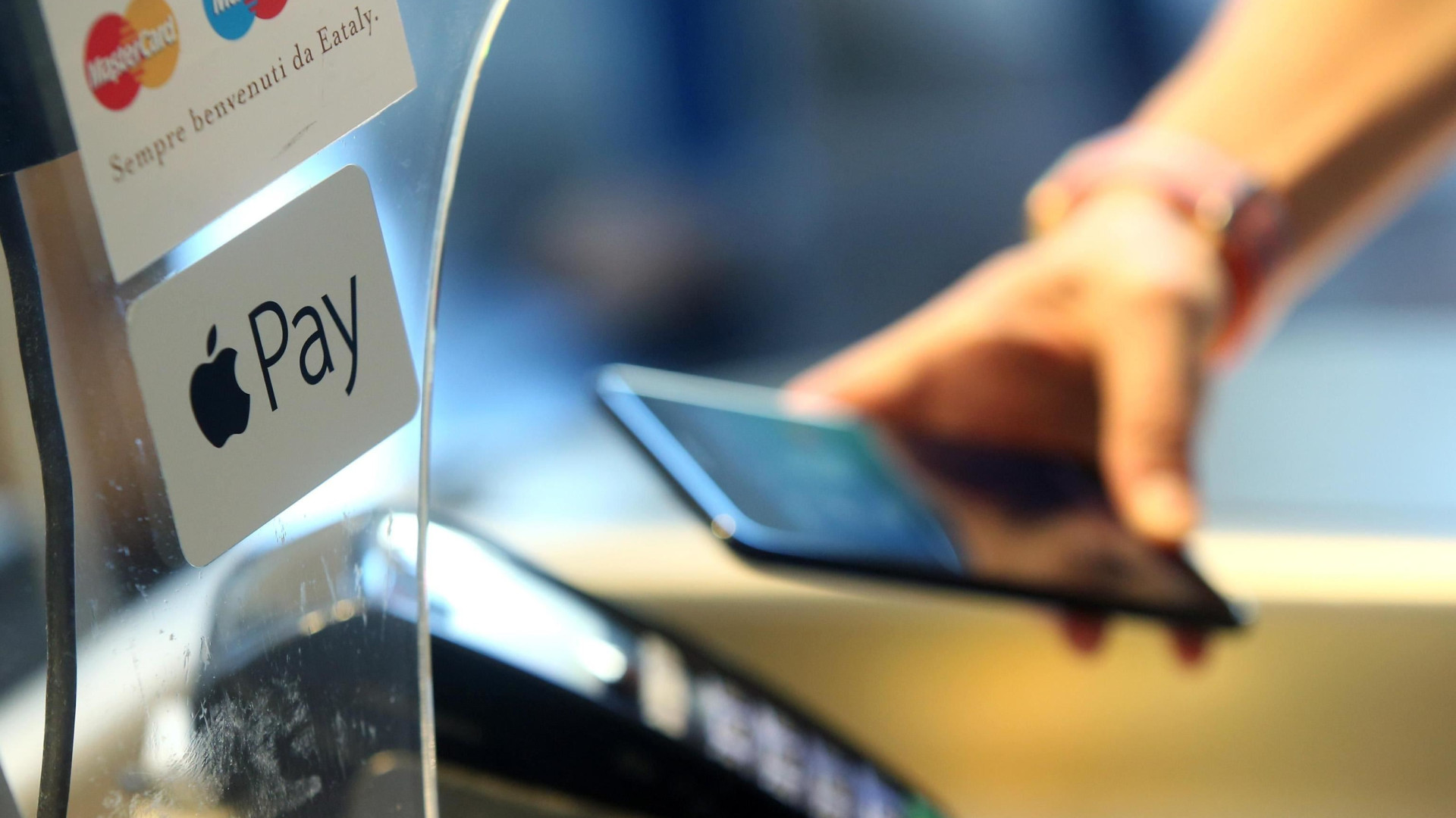 Immagine di Arriva in Italia Pixpay la carta prepagata per gli adolescenti