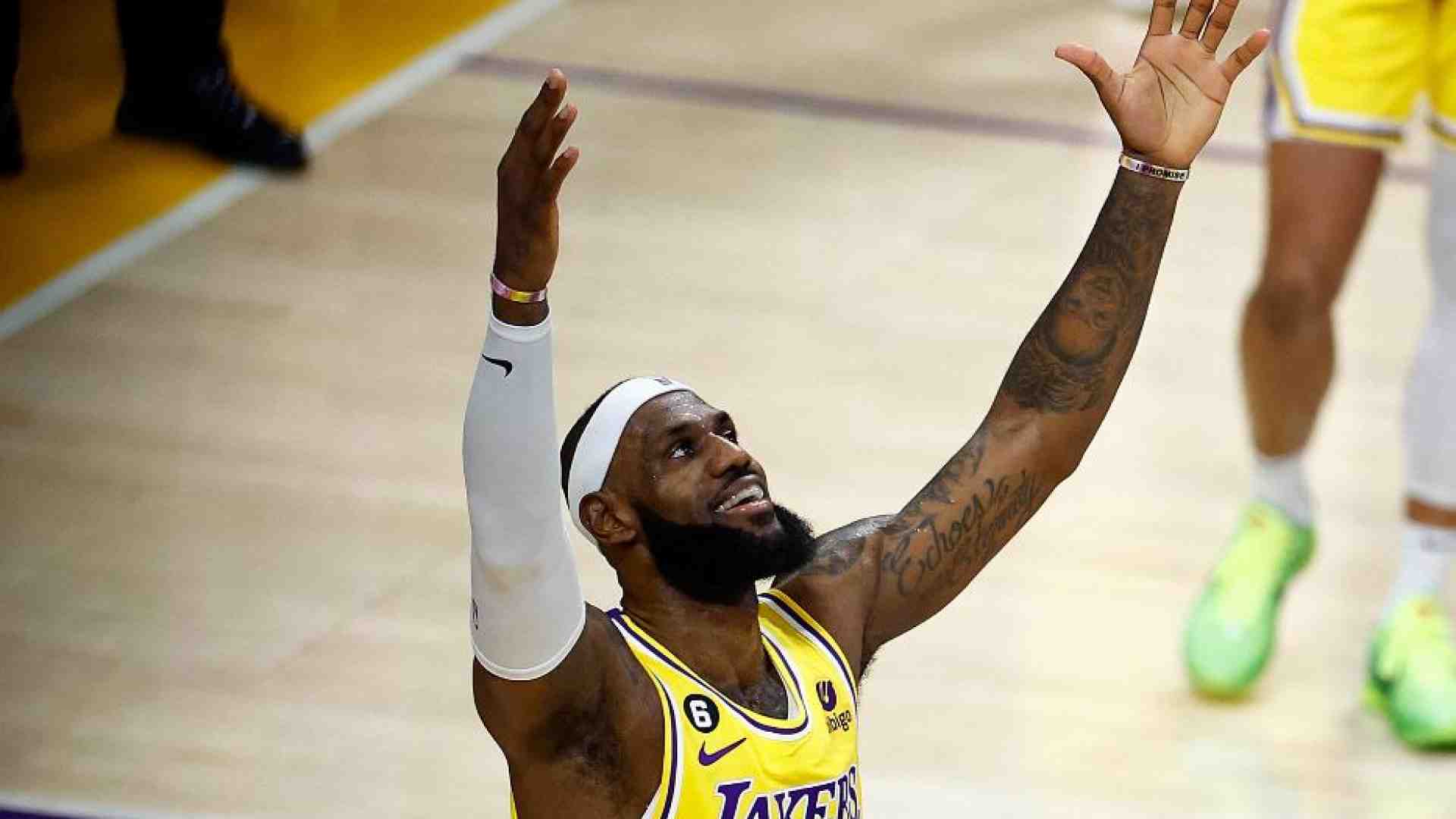 Immagine di LeBron, il bambino senzatetto diventato Re dei marcatori Nba