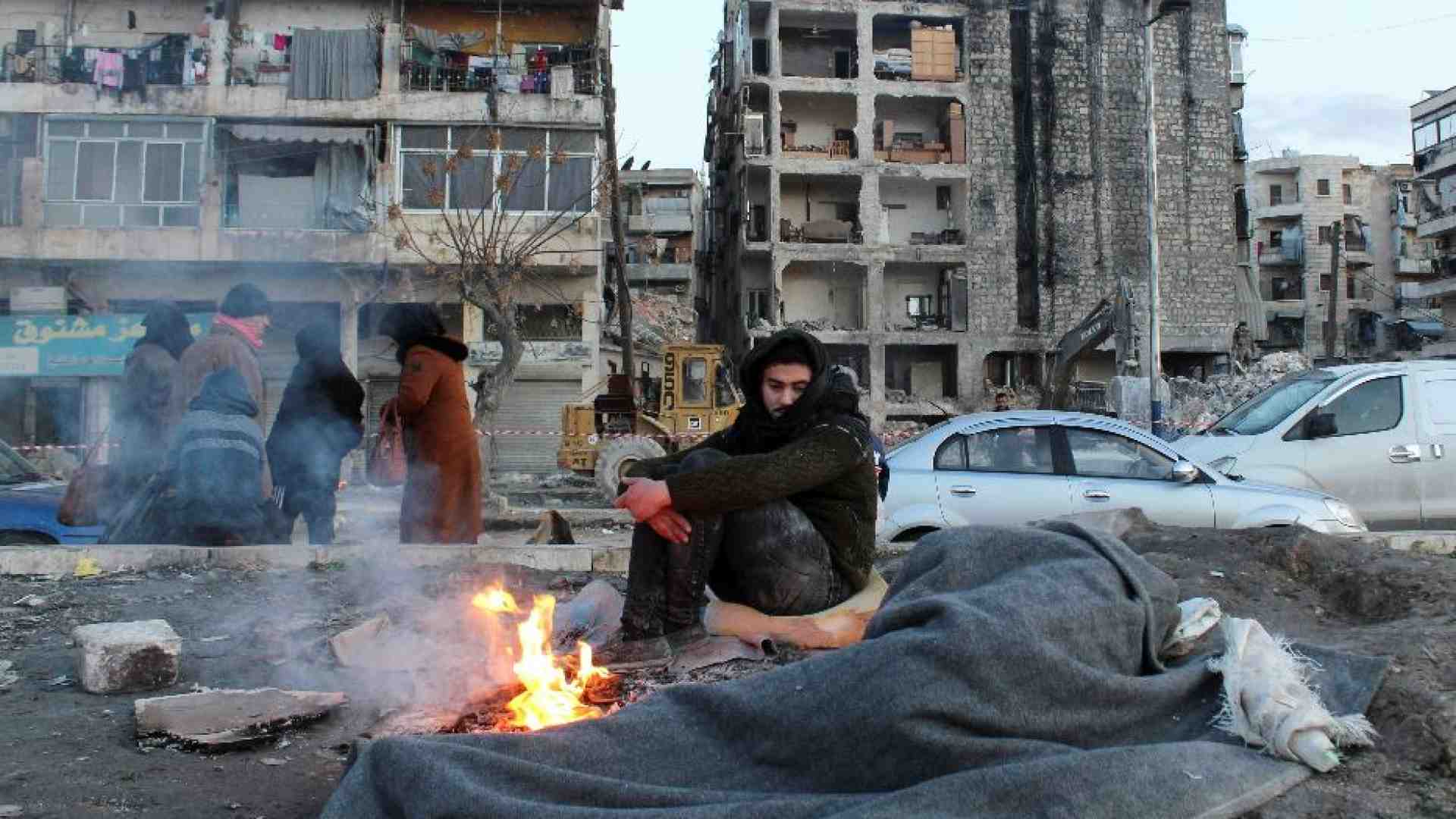 Immagine di Sisma, oltre 11.200 morti. Bambini salvi dopo più di 50 ore