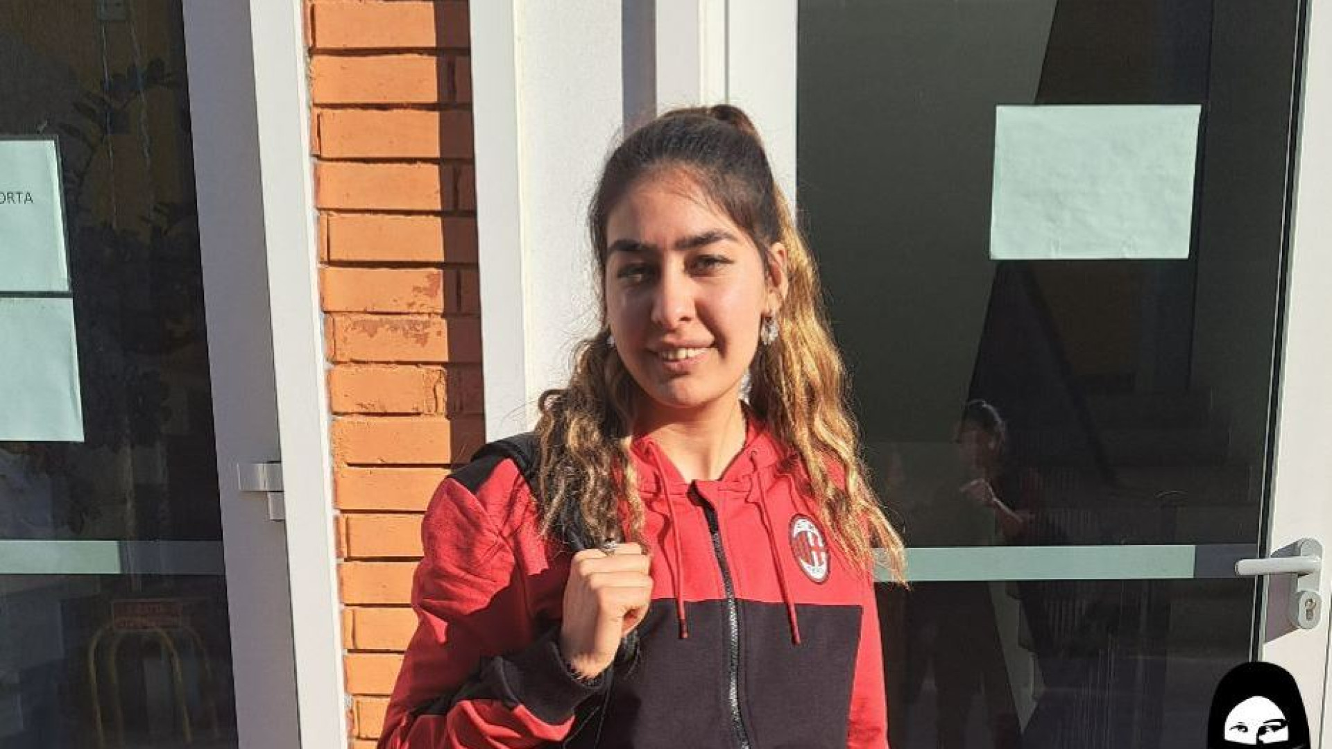 Immagine di Nazira, che adesso è libera di giocare a calcio