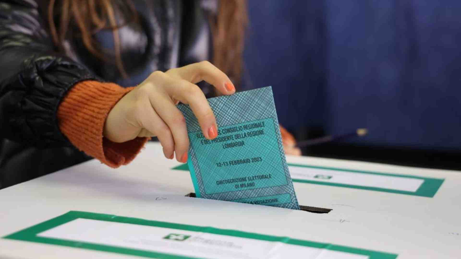 Immagine di Crolla l'affluenza: mai così bassa in Lombardia (41,6%) e in Lazio (37,2%)
