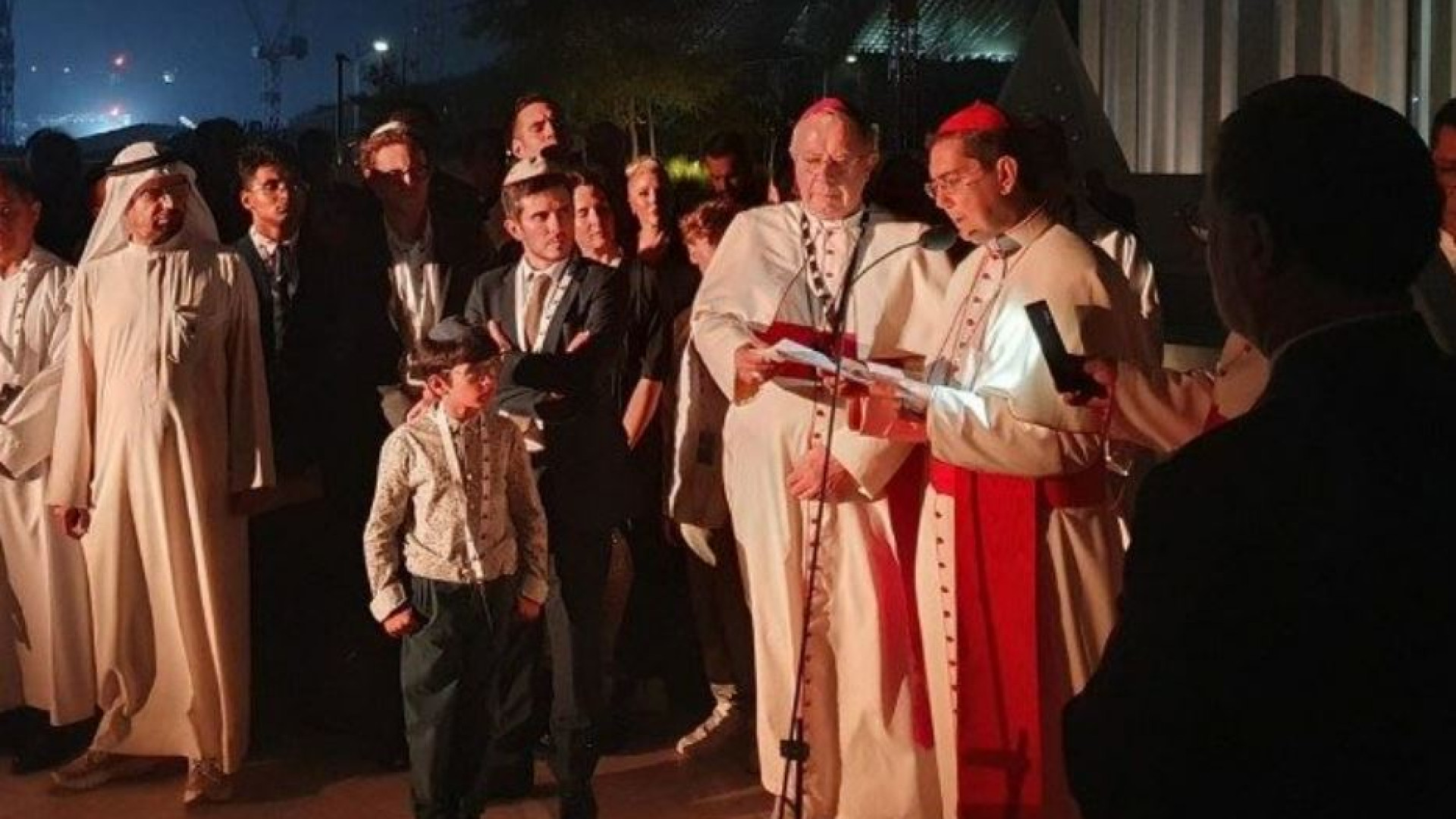 Immagine di Inaugurata la chiesa di San Francesco a fianco di una moschea e una sinagoga