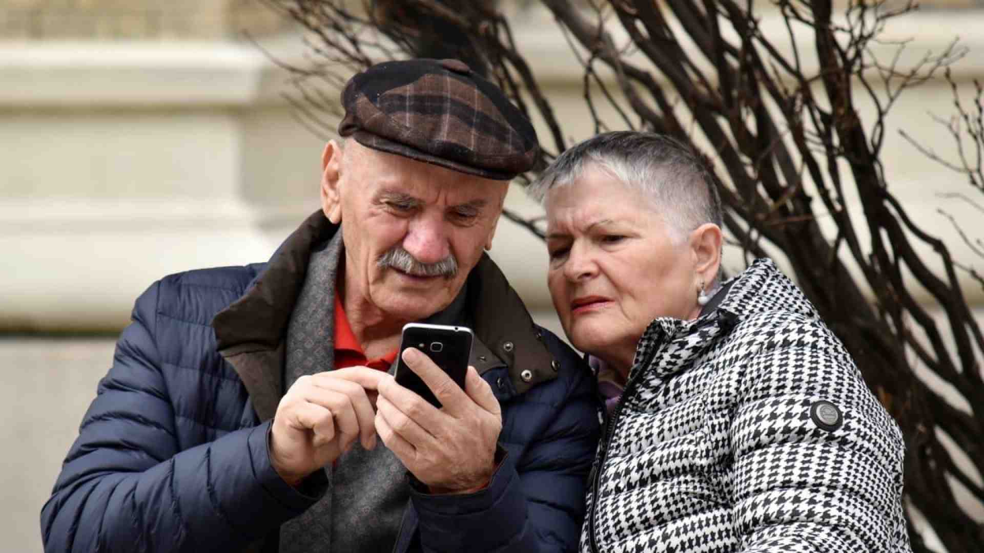 Immagine di Se la rete ha i capelli bianchi: Internet è un Paese per vecchi?