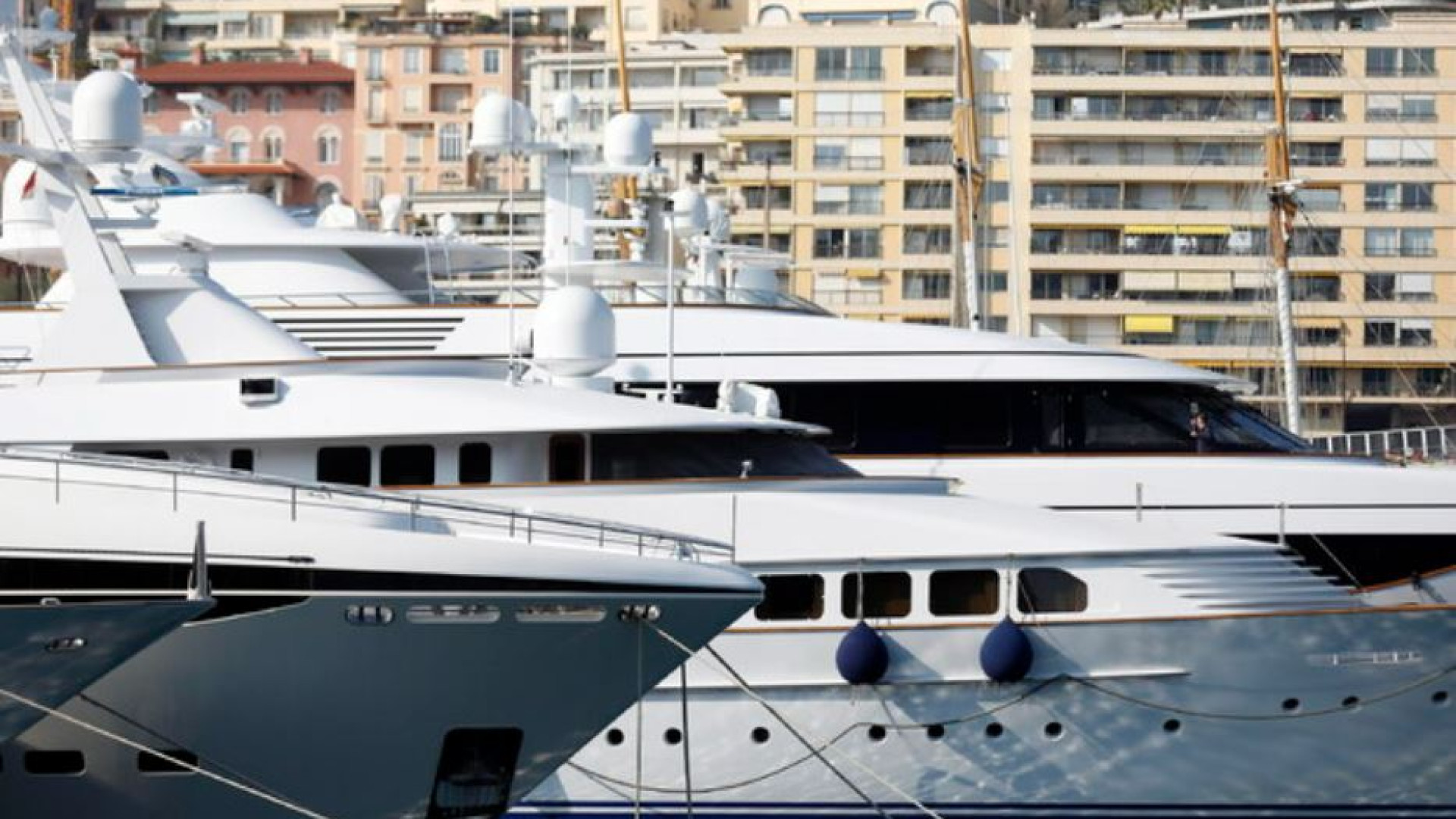 Immagine di Gli oligarchi fuggiti da Londra adesso «piangono miseria» in altri lidi