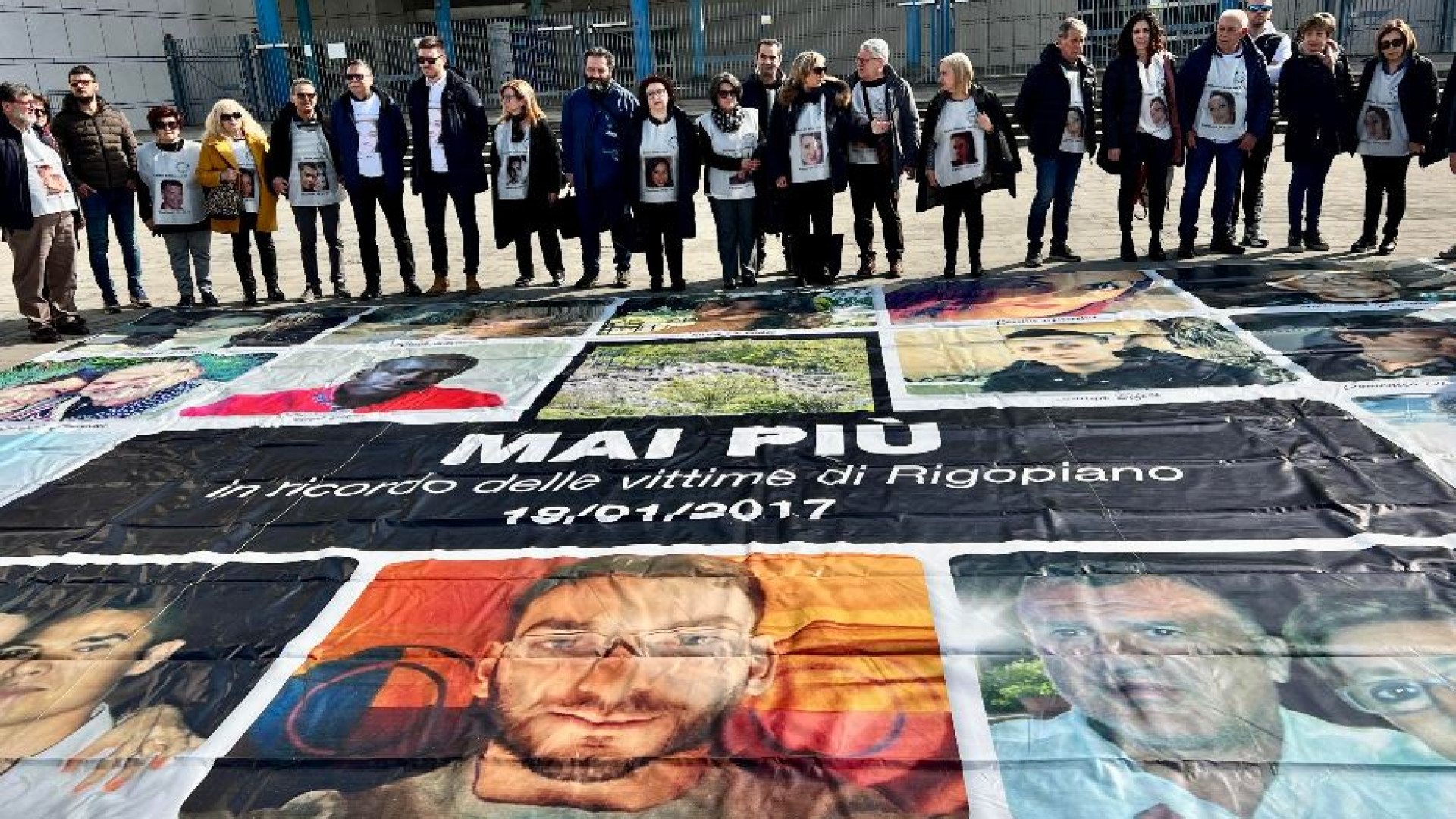 Immagine di La tragedia di Rigopiano, 25 assolti e 5 condannati. La rabbia dei parenti