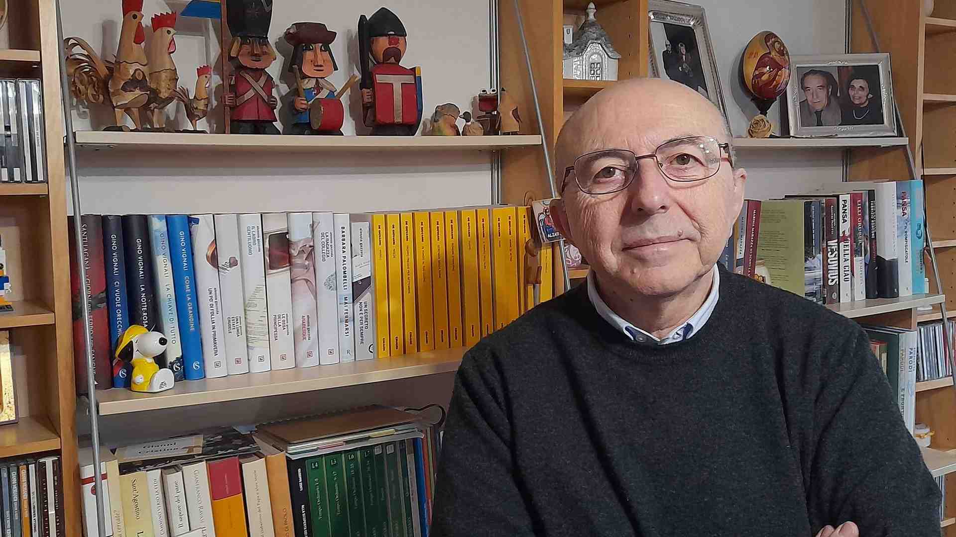 Immagine di Gianni con le radici ben piantate nel giardino della Chiesa