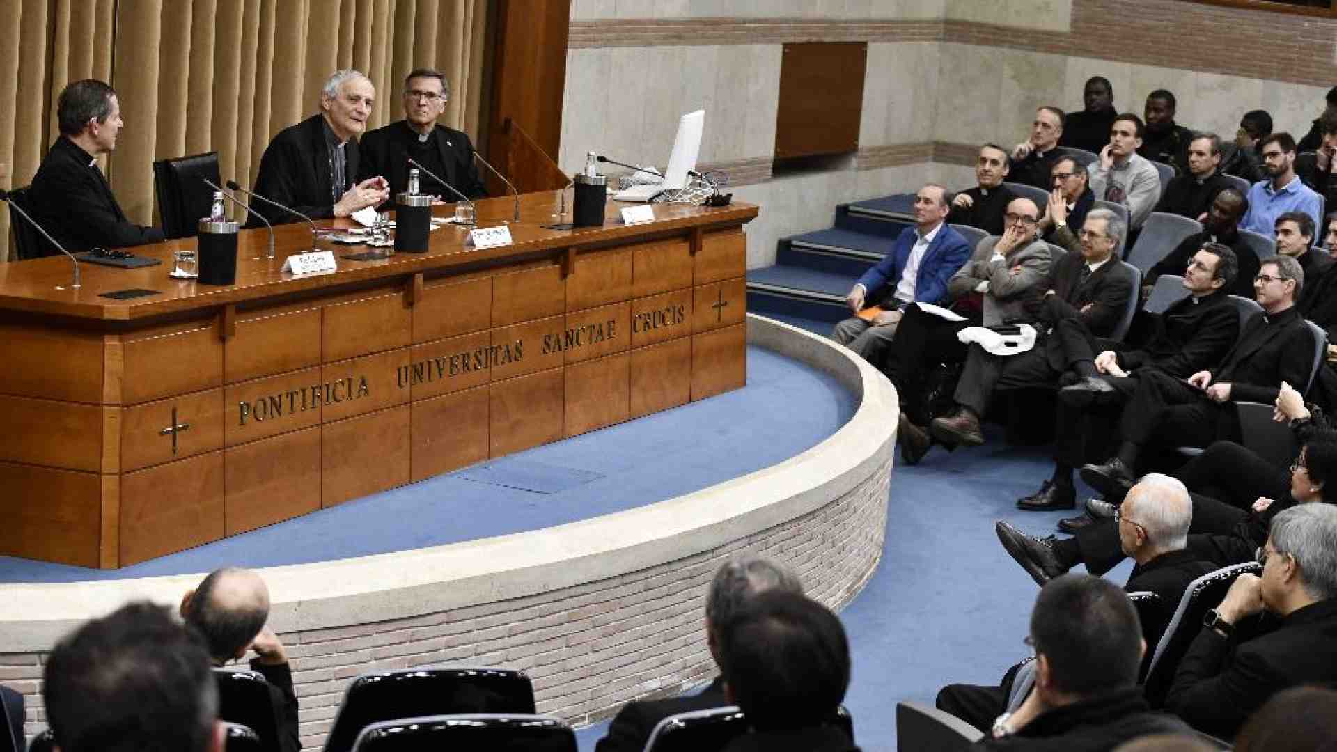 Immagine di Zuppi: la Chiesa è comunione, che è molto di più della democrazia