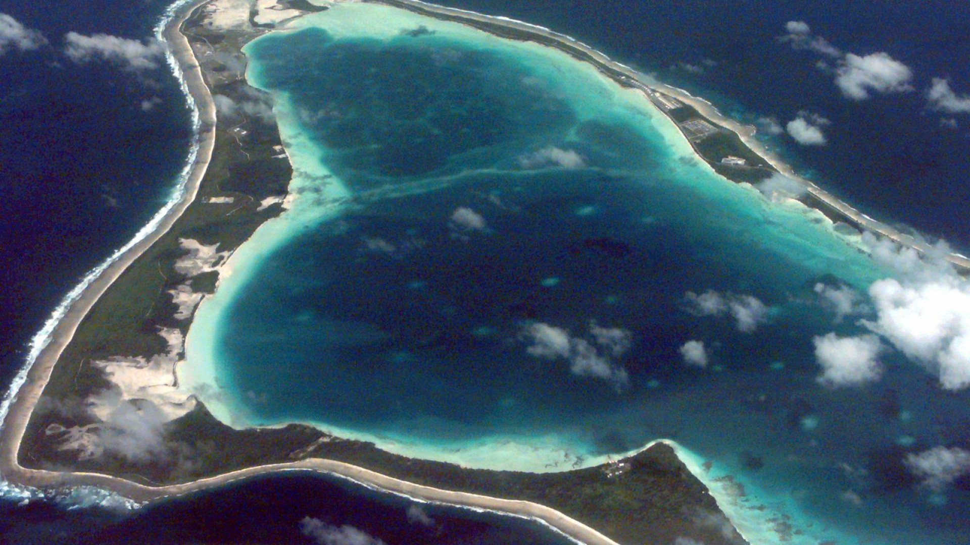 Immagine di Caroline Laurent: «La mia isola, un paradiso spazzato via dai militari»